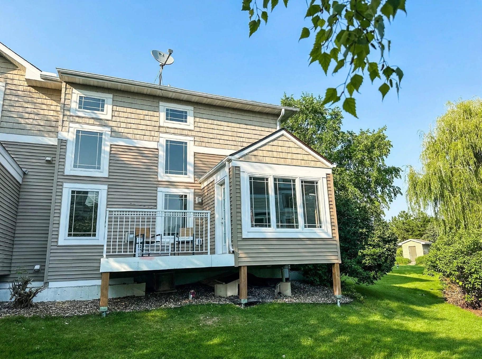 5080 Yuma Lane N, Plymouth, MN 55446 New added Sunroom