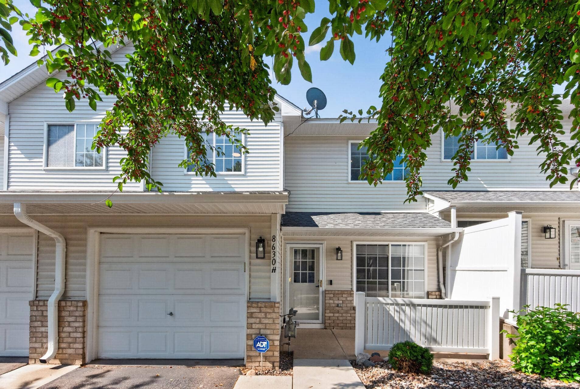 8630 Quarry Ridge Lane, #H, Woodbury, MN 55125 03_8630_Quarry3_mls.jpg