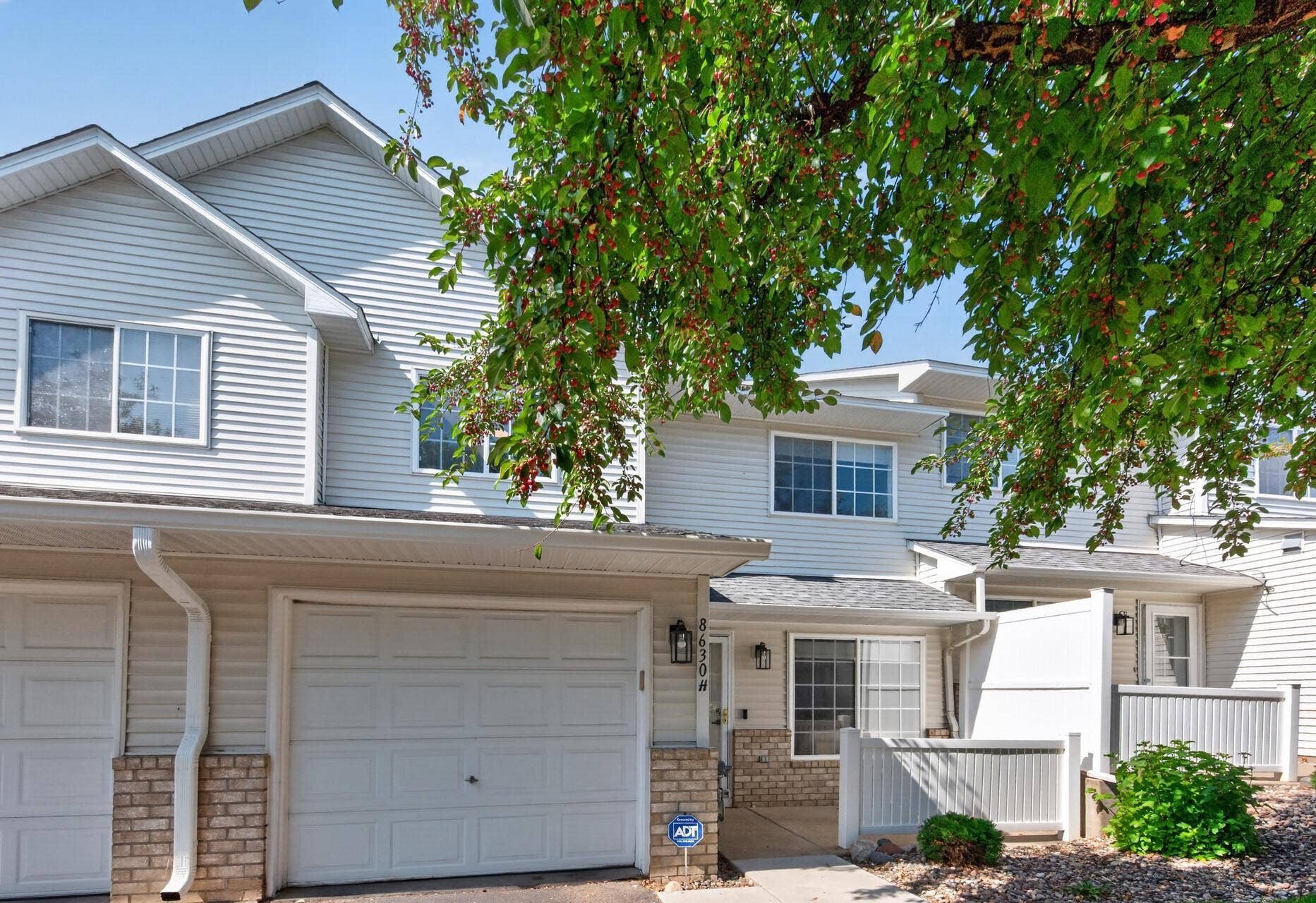 8630 Quarry Ridge Lane, #H, Woodbury, MN 55125 04_8630_Quarry4_mls.jpg