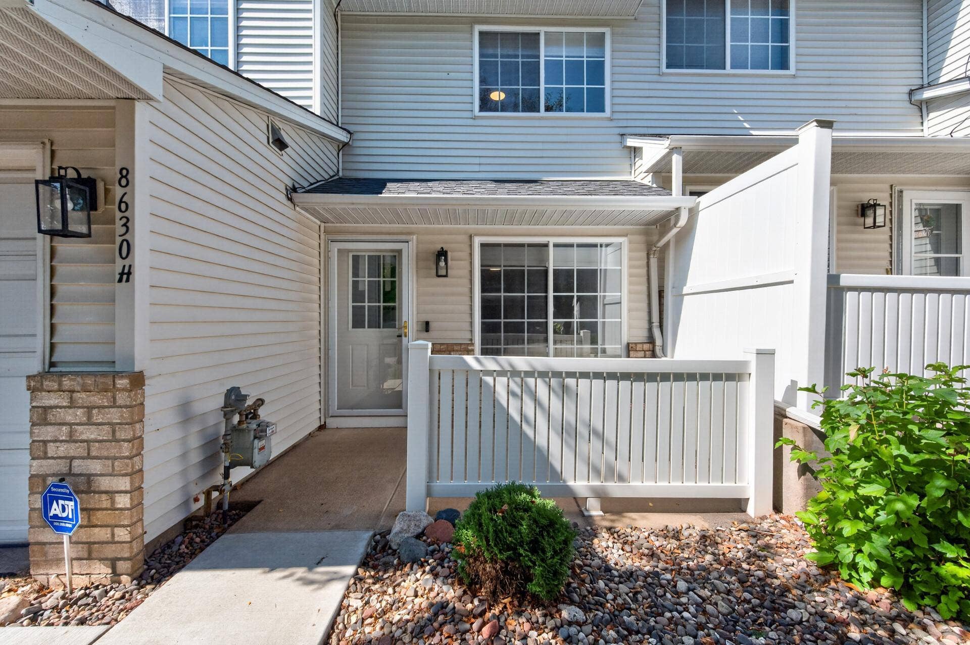 8630 Quarry Ridge Lane, #H, Woodbury, MN 55125 06_8630_Quarry6_mls.jpg