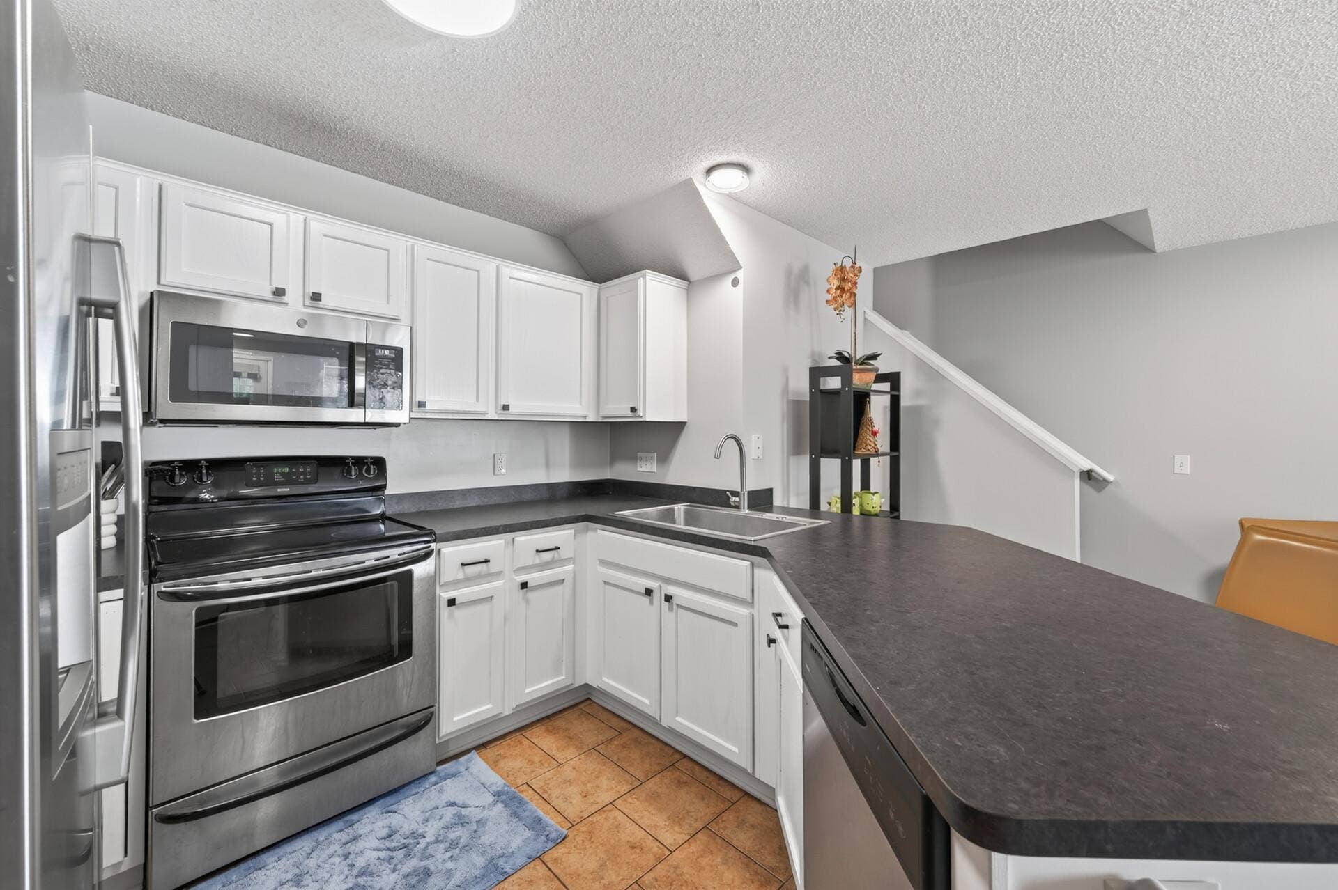 8630 Quarry Ridge Lane, #H, Woodbury, MN 55125 16_8630_Quarry16_mls.jpg