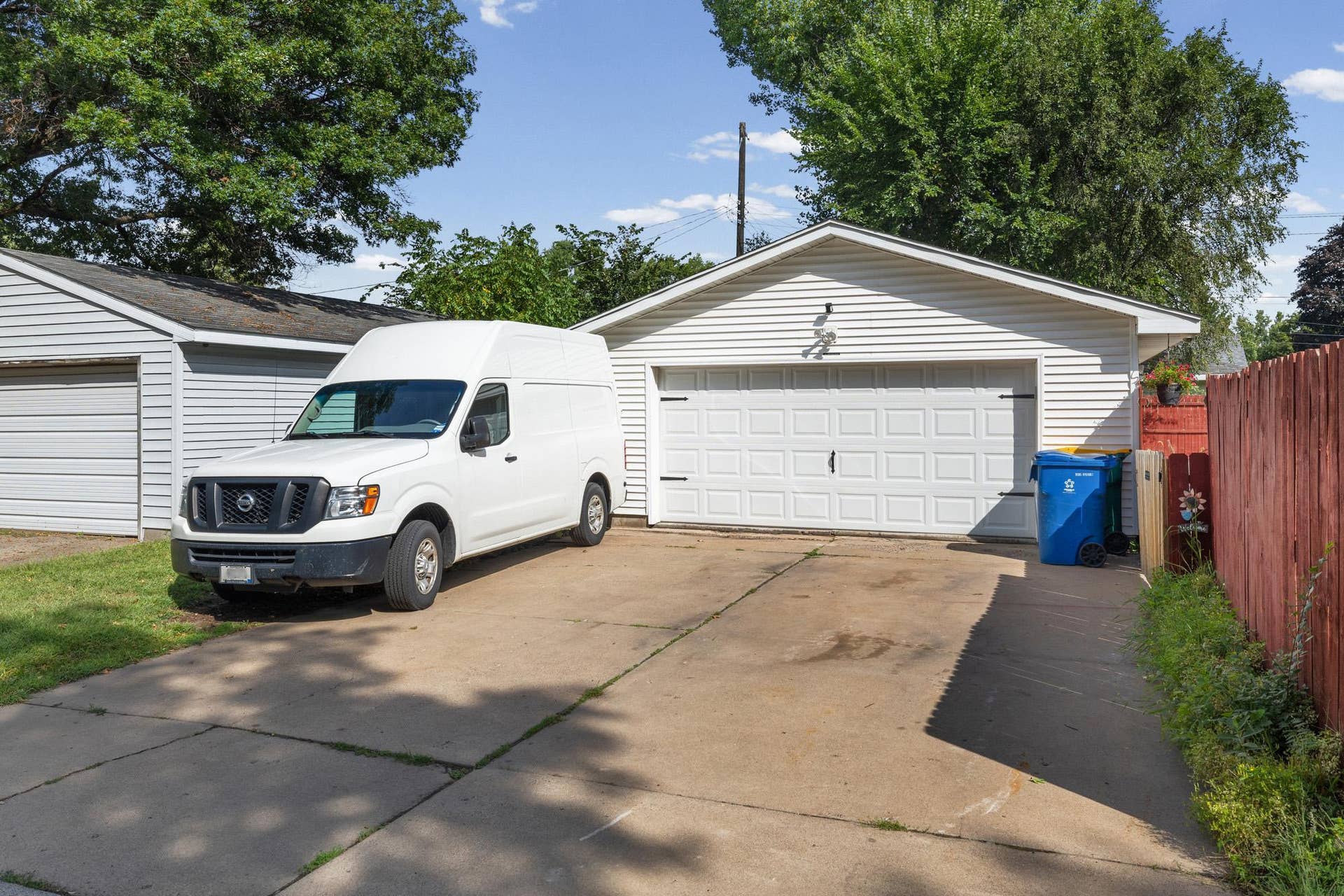 6701 Regent Avenue N, Brooklyn Center, MN 55429 6701 Regent Avenue N, Brooklyn Center, MN 55429