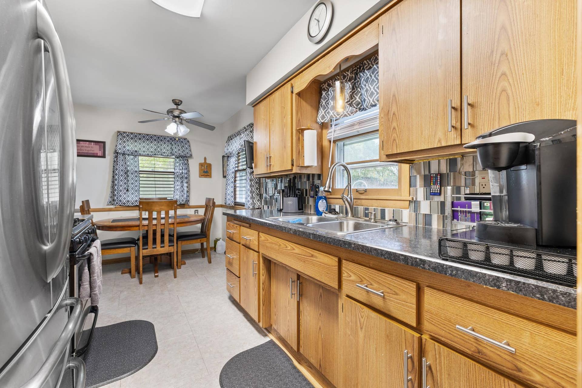 6701 Regent Avenue N, Brooklyn Center, MN 55429 6701 Regent Avenue N, Brooklyn Center, MN 55429