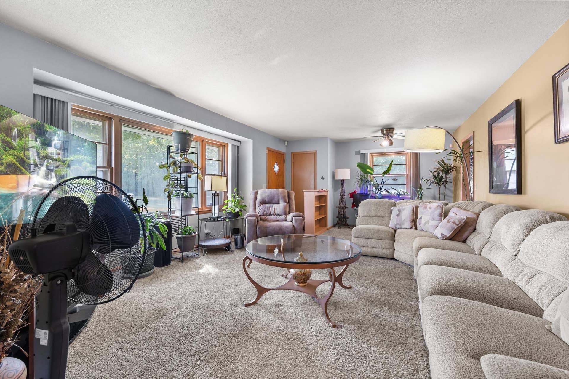 6701 Regent Avenue N, Brooklyn Center, MN 55429 6701 Regent Avenue N, Brooklyn Center, MN 55429