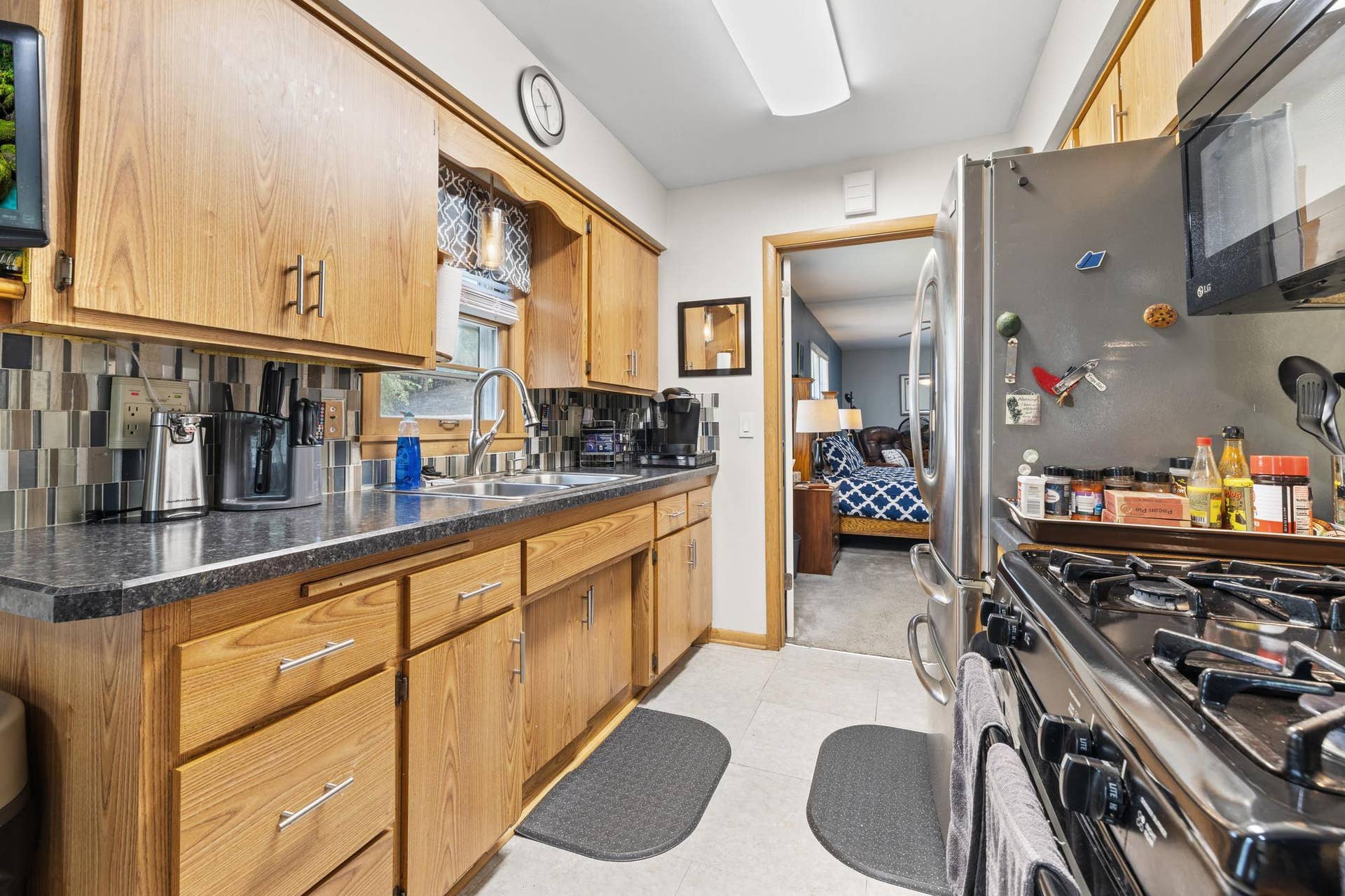 6701 Regent Avenue N, Brooklyn Center, MN 55429 6701 Regent Avenue N, Brooklyn Center, MN 55429