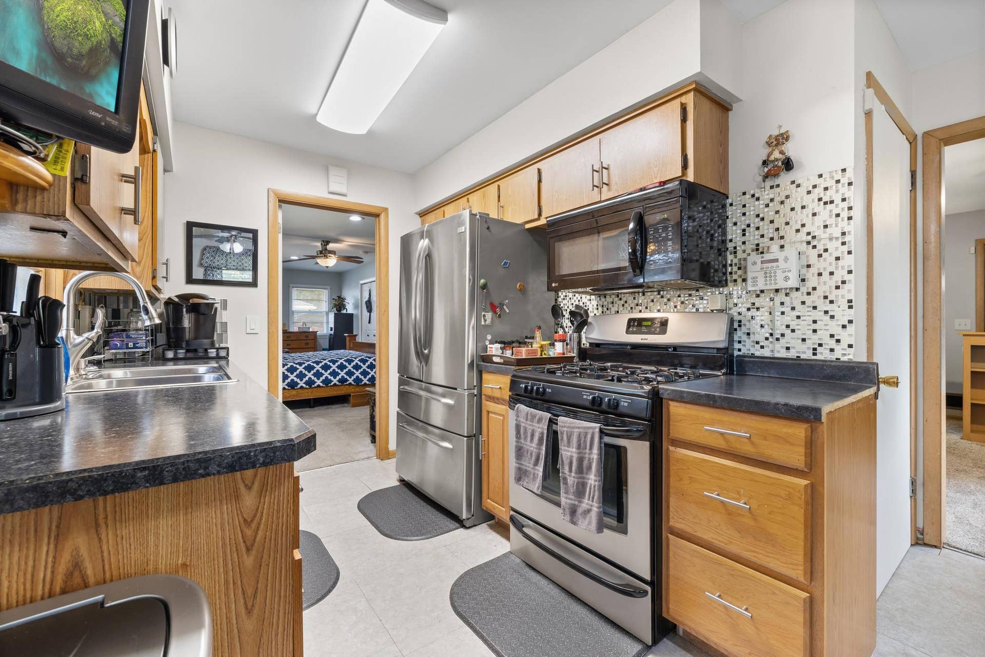 6701 Regent Avenue N, Brooklyn Center, MN 55429 6701 Regent Avenue N, Brooklyn Center, MN 55429