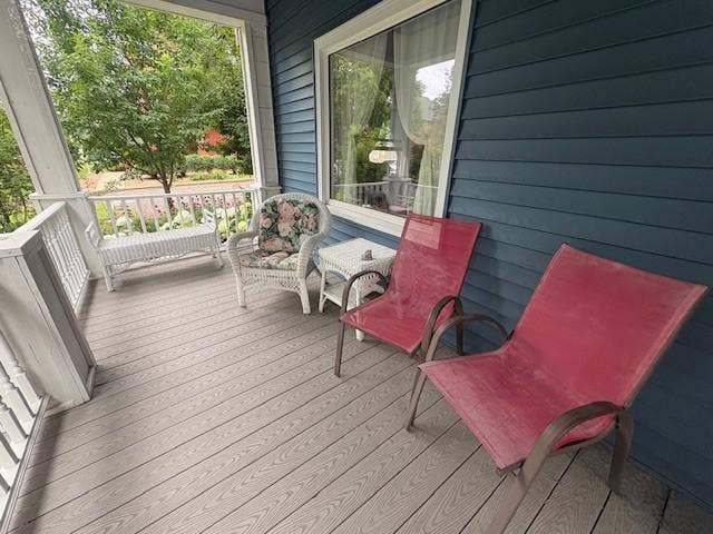 1604 Elliot Avenue, 24, Minneapolis, MN 55404 Front Porch Maintenance Free Decking