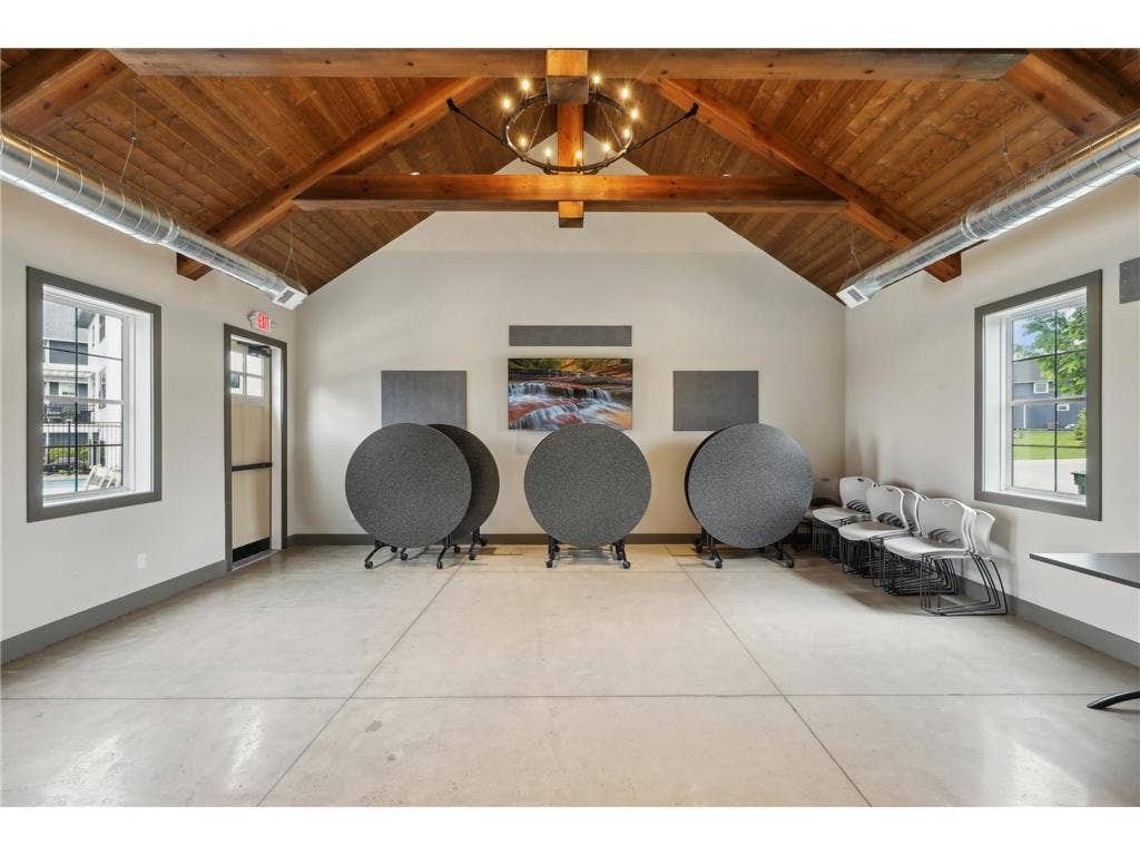 9960 Arrowwood Trail, Woodbury, MN 55129 Reserve the community party room for your next birthday, holiday, or graduation celebration!