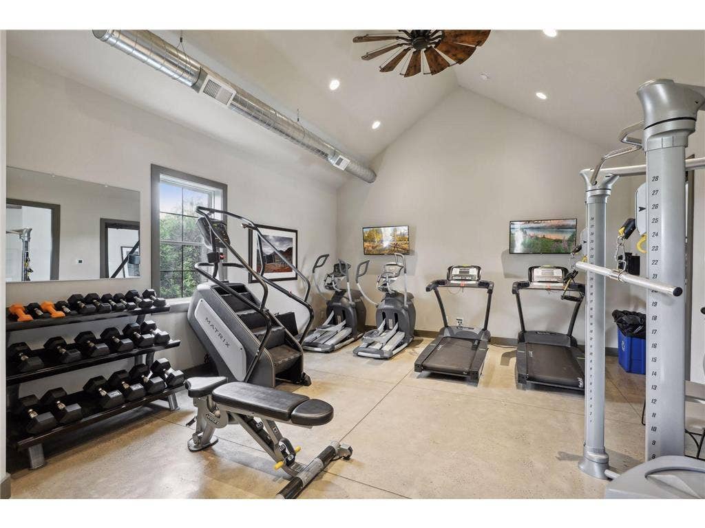 9960 Arrowwood Trail, Woodbury, MN 55129 Fitness center for residents plus showering facilities.