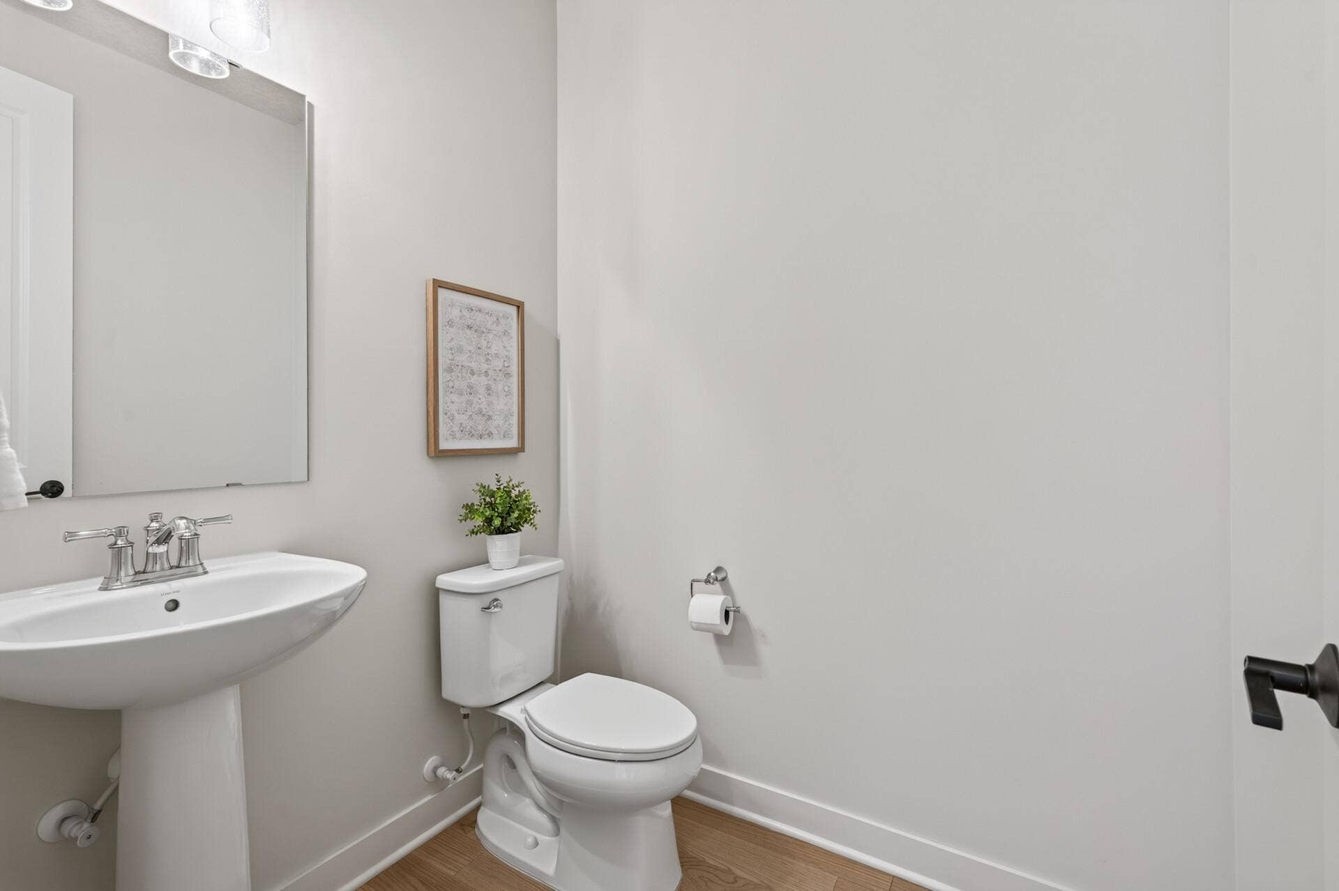 9960 Arrowwood Trail, Woodbury, MN 55129 Powder bathroom on the main-level