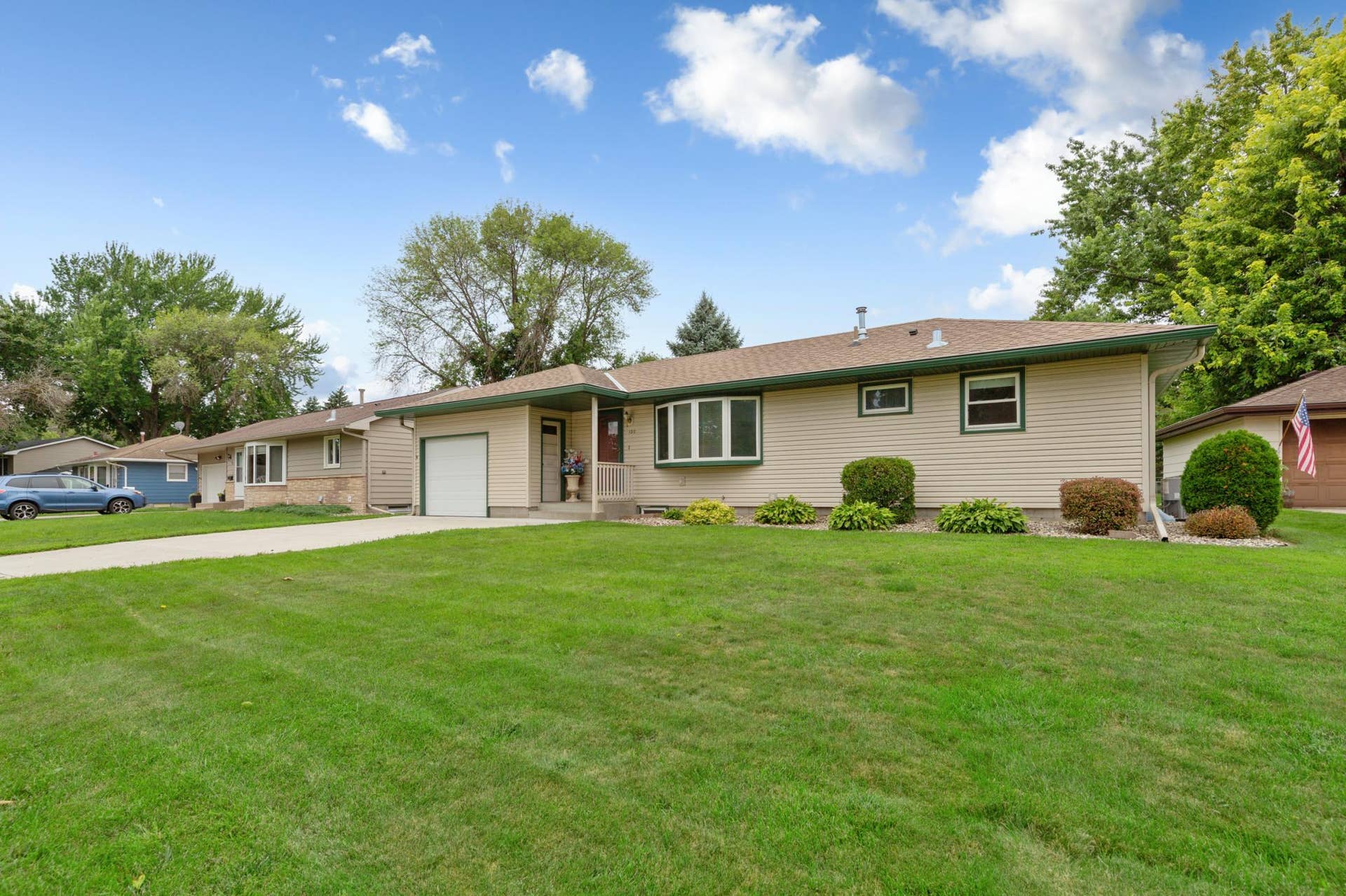 120 N Manitou Drive, Mankato, MN 56001 1 front.jpg