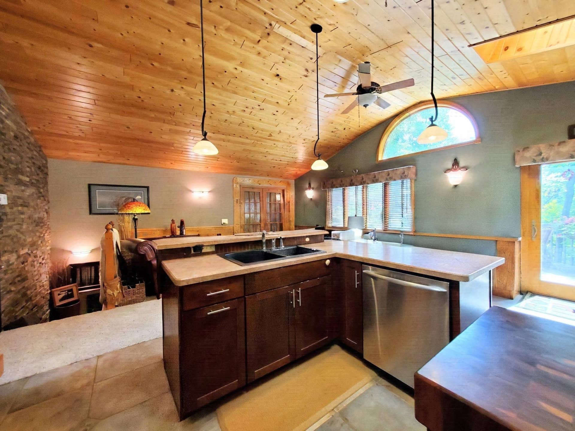4050 Gryce Styne Road NE, Bemidji, MN 56601 kitchen overlooking LR