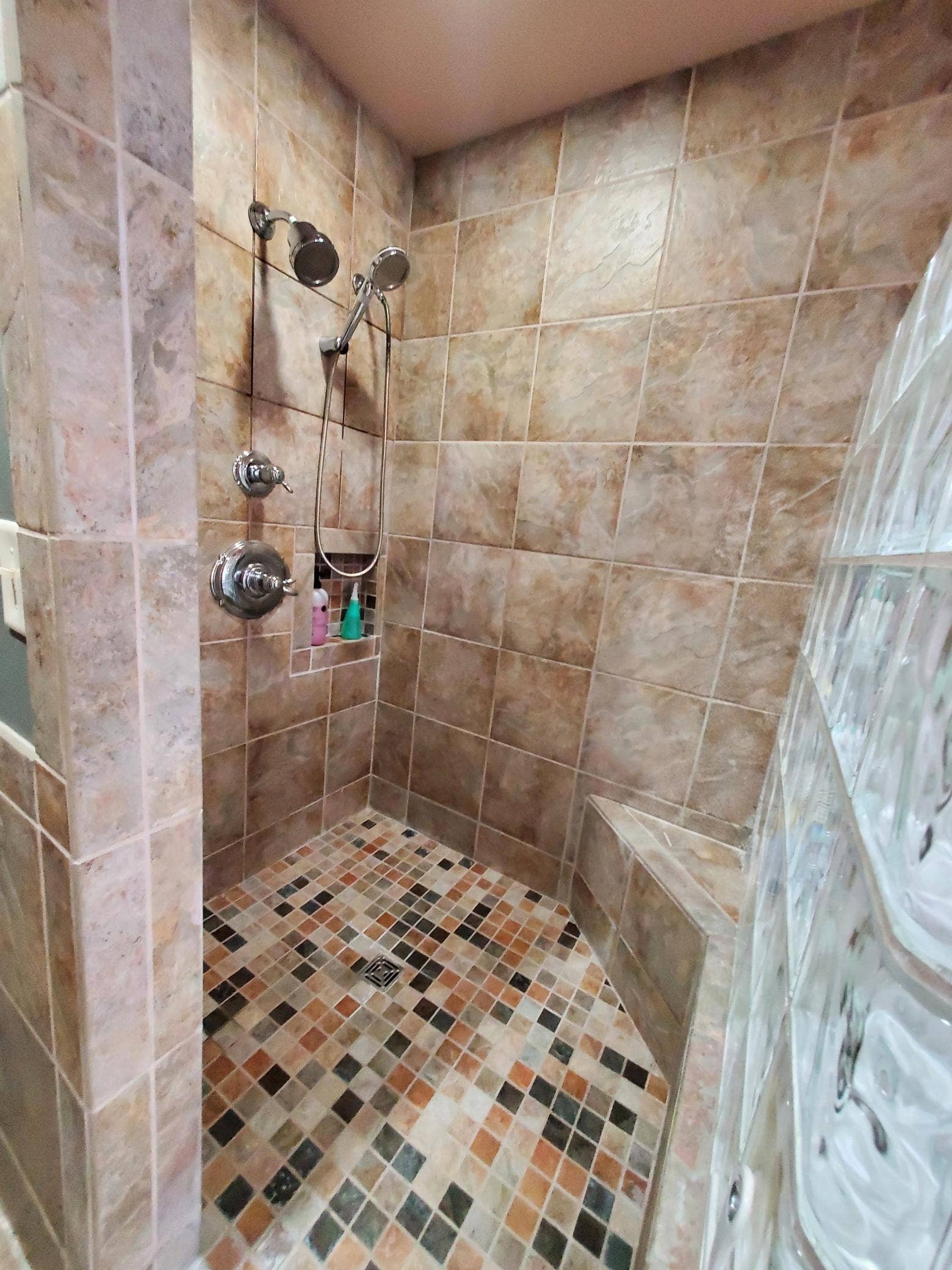 4050 Gryce Styne Road NE, Bemidji, MN 56601 primary shower