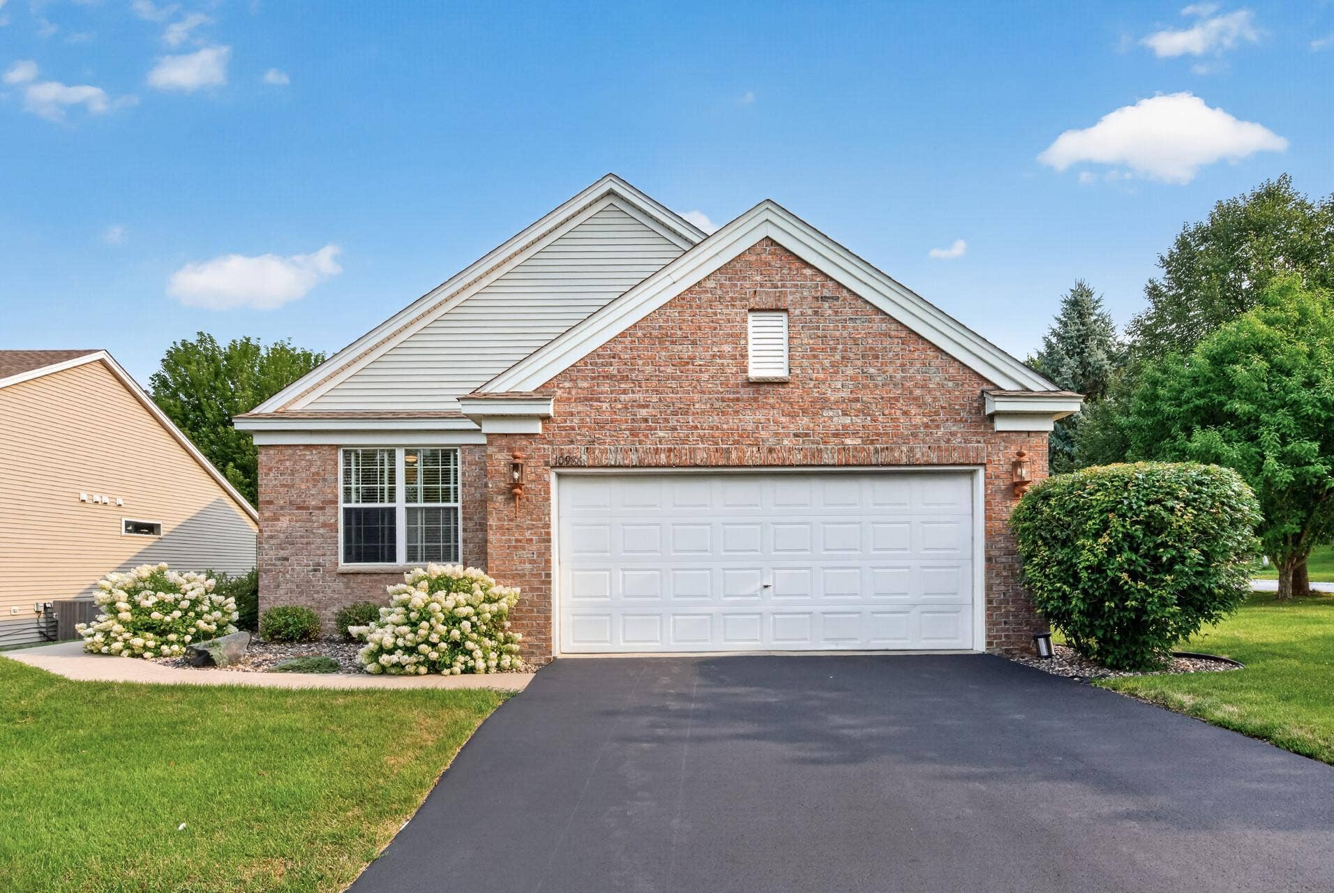 10986 Thone Road, Woodbury, MN 55129 10986 Thone Road, Woodbury, MN 55129