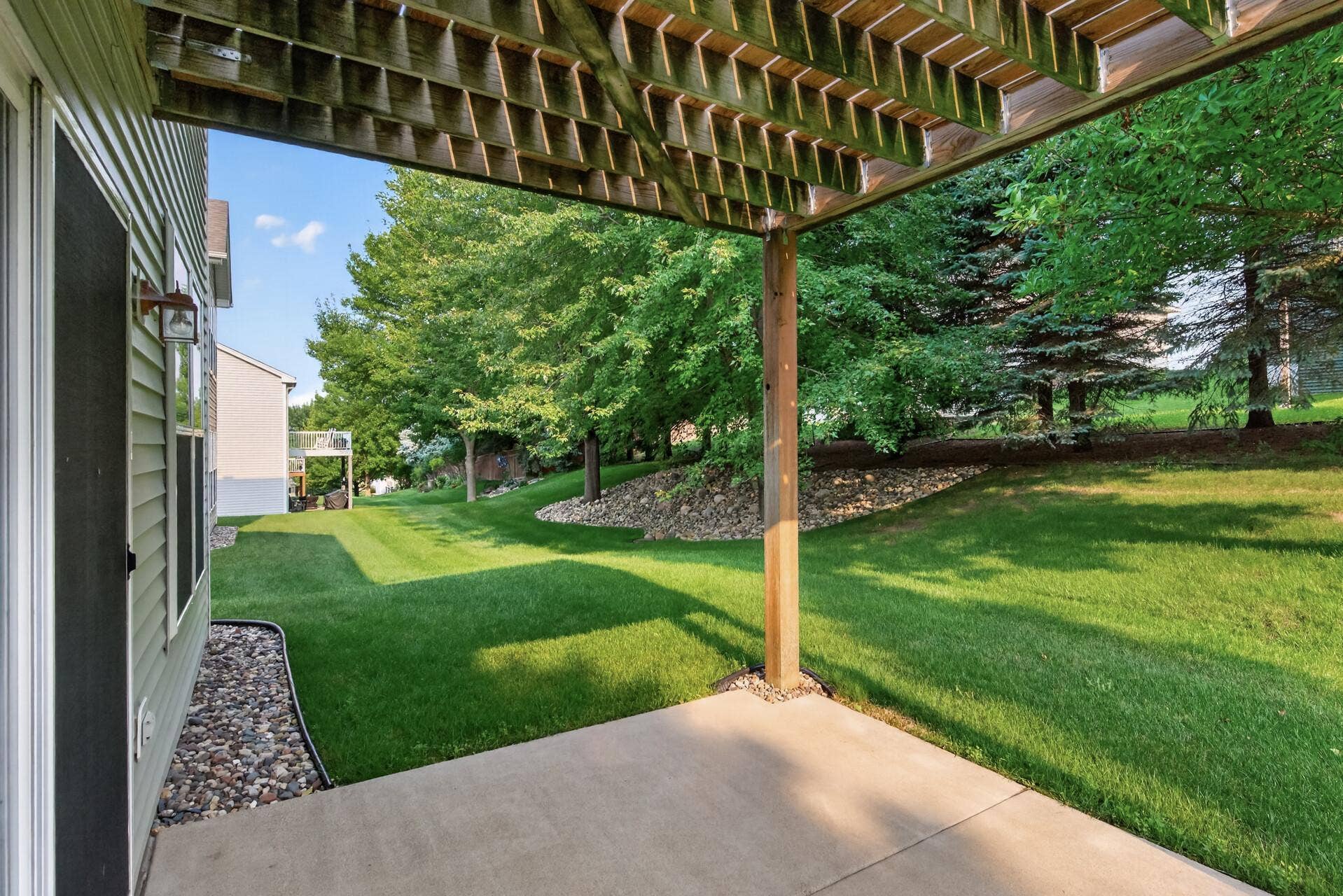 10986 Thone Road, Woodbury, MN 55129 10986 Thone Road, Woodbury, MN 55129