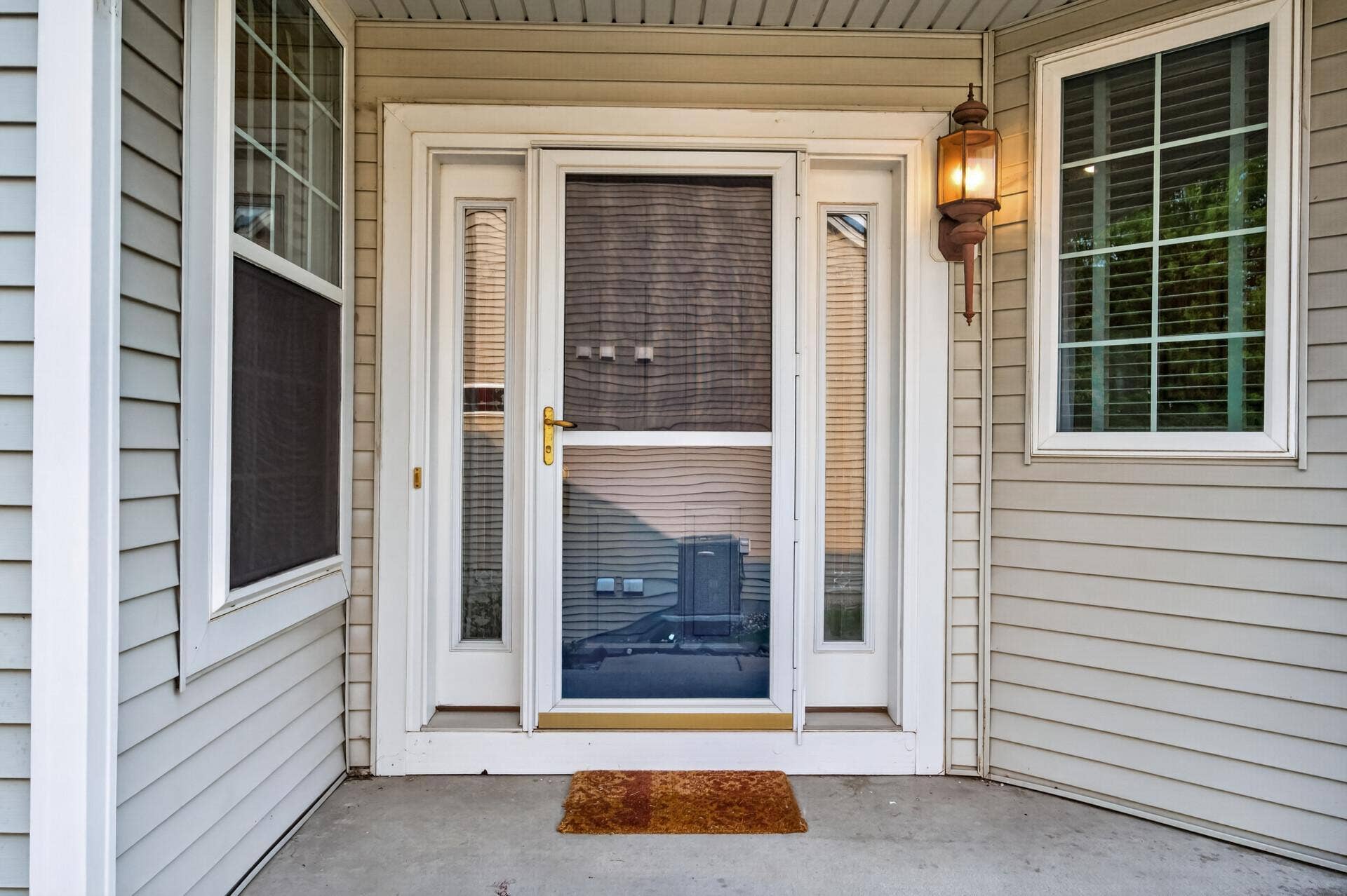 10986 Thone Road, Woodbury, MN 55129 10986 Thone Road, Woodbury, MN 55129