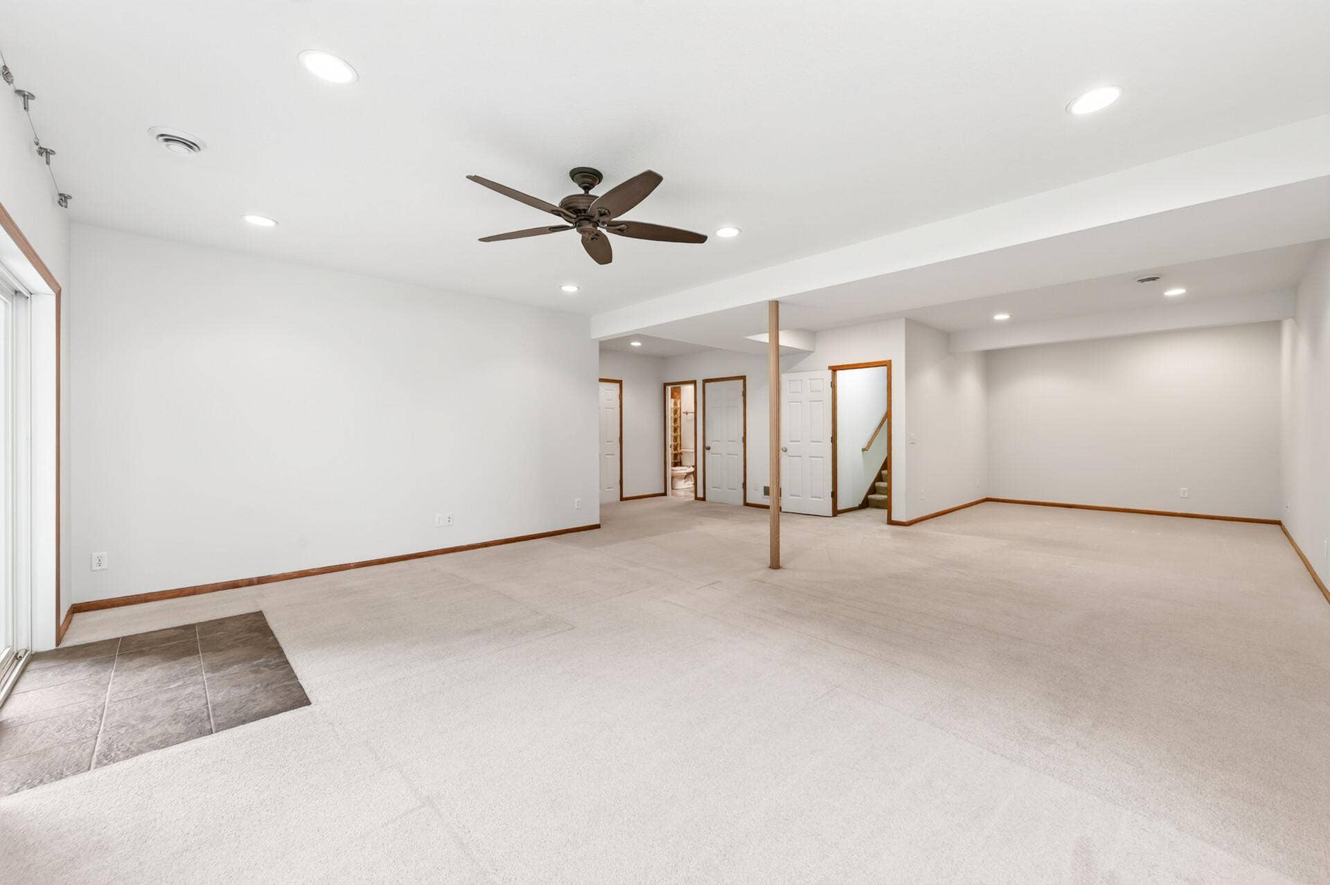 10986 Thone Road, Woodbury, MN 55129 10986 Thone Road, Woodbury, MN 55129