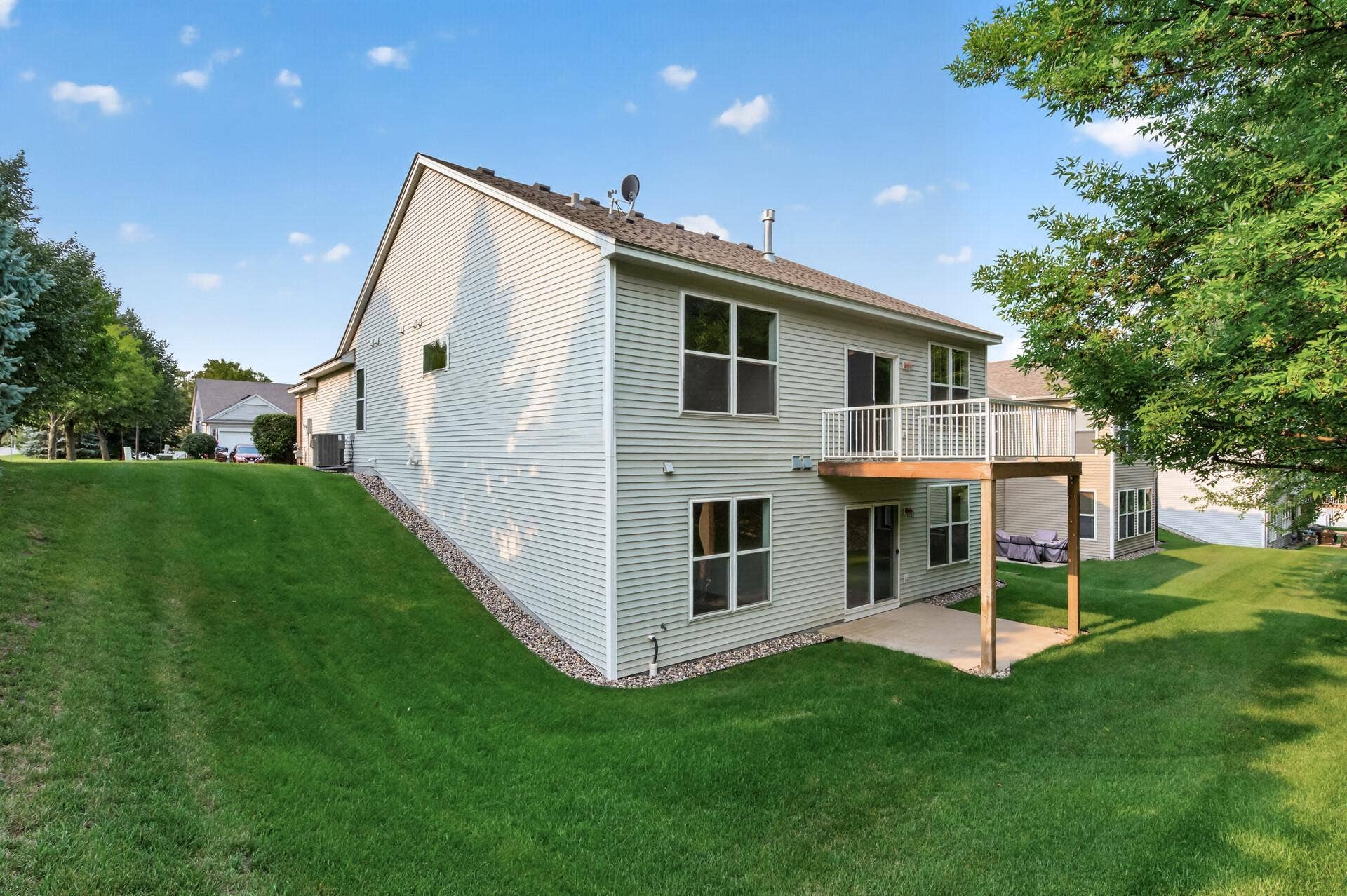 10986 Thone Road, Woodbury, MN 55129 10986 Thone Road, Woodbury, MN 55129