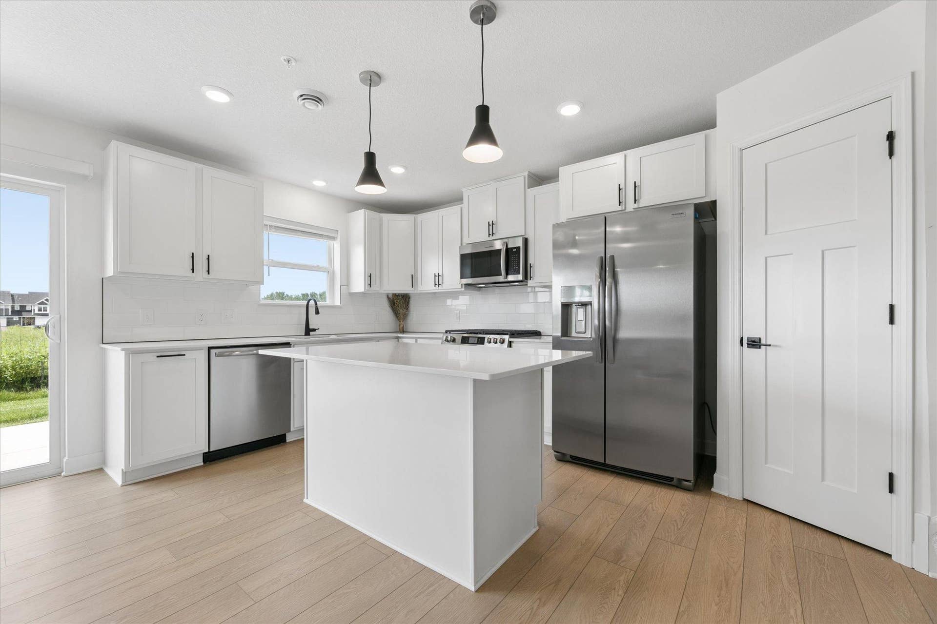 21767 Desert Rose Way, Farmington, MN 55024 21767 Desert Rose Way, Farmington, MN 55024