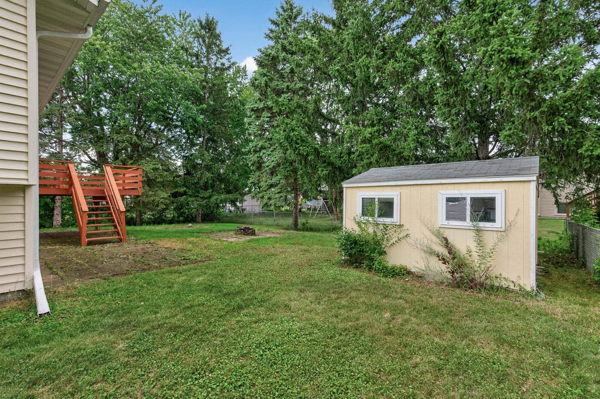1124 Meadowwood Drive, Brooklyn Park, MN 55444 Shed with windows