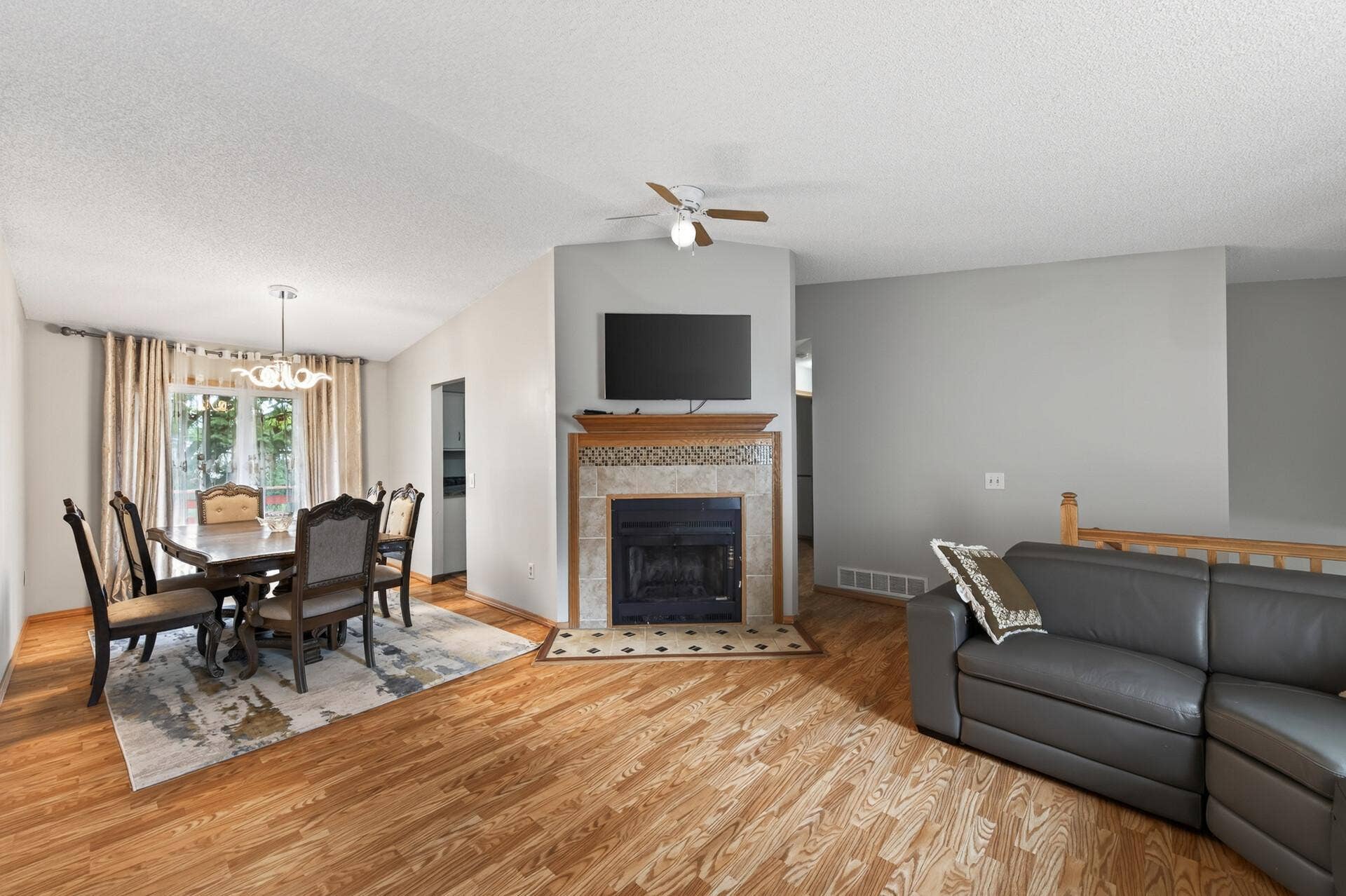 1124 Meadowwood Drive, Brooklyn Park, MN 55444 1124 Meadowwood Drive, Brooklyn Park, MN 55444