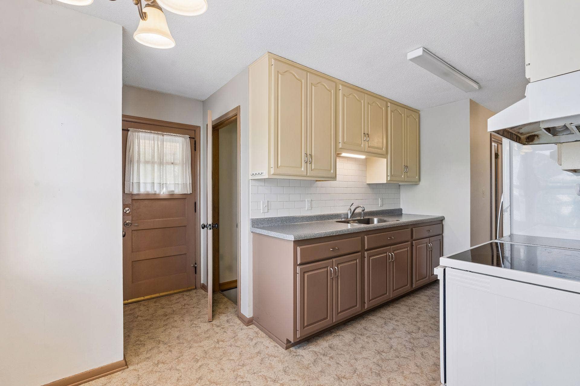 1538/1540 Hartford Avenue, 94, Saint Paul, MN 55116 1538/1540 Hartford Avenue, 94, Saint Paul, MN 55116