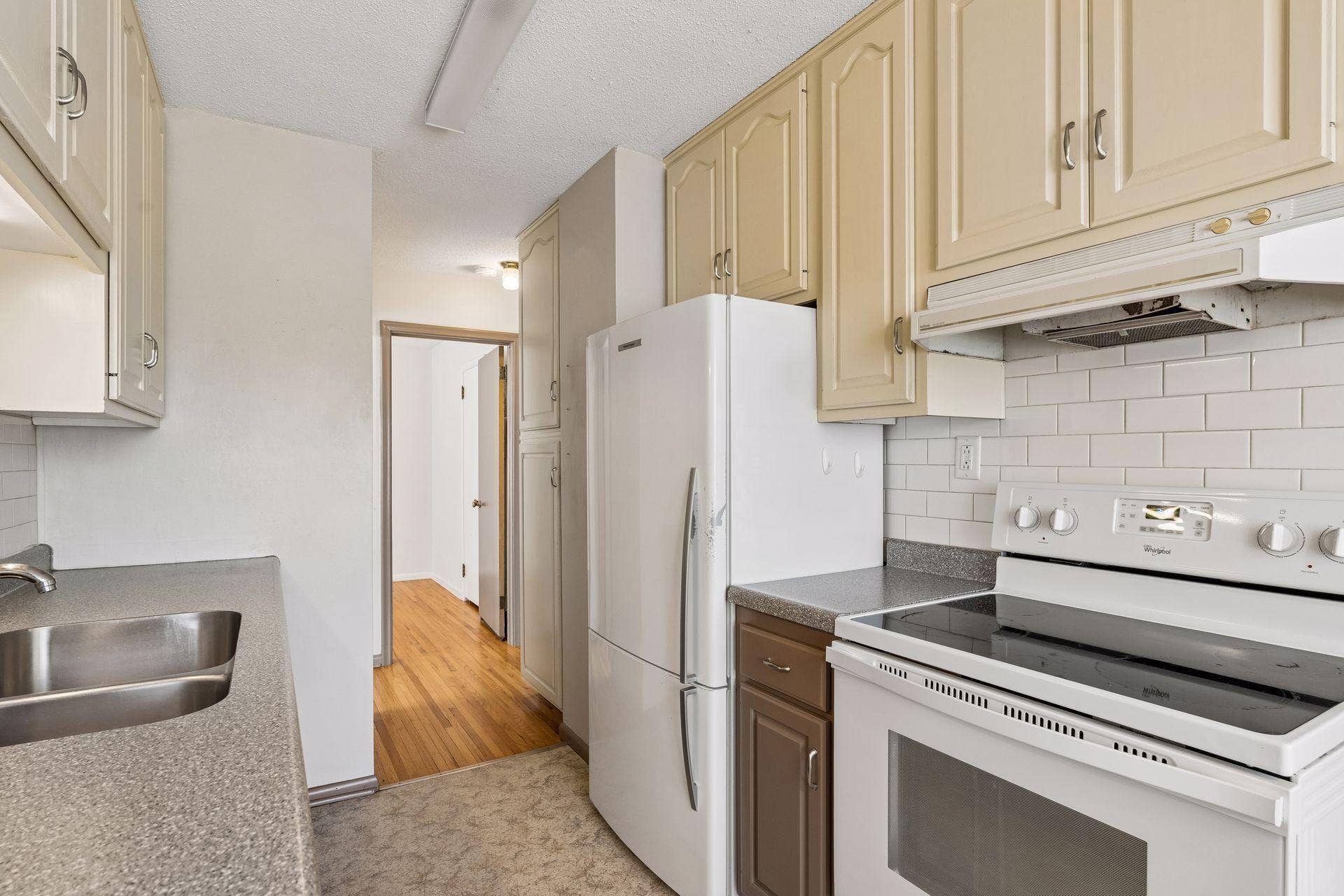 1538/1540 Hartford Avenue, 94, Saint Paul, MN 55116 1538/1540 Hartford Avenue, 94, Saint Paul, MN 55116