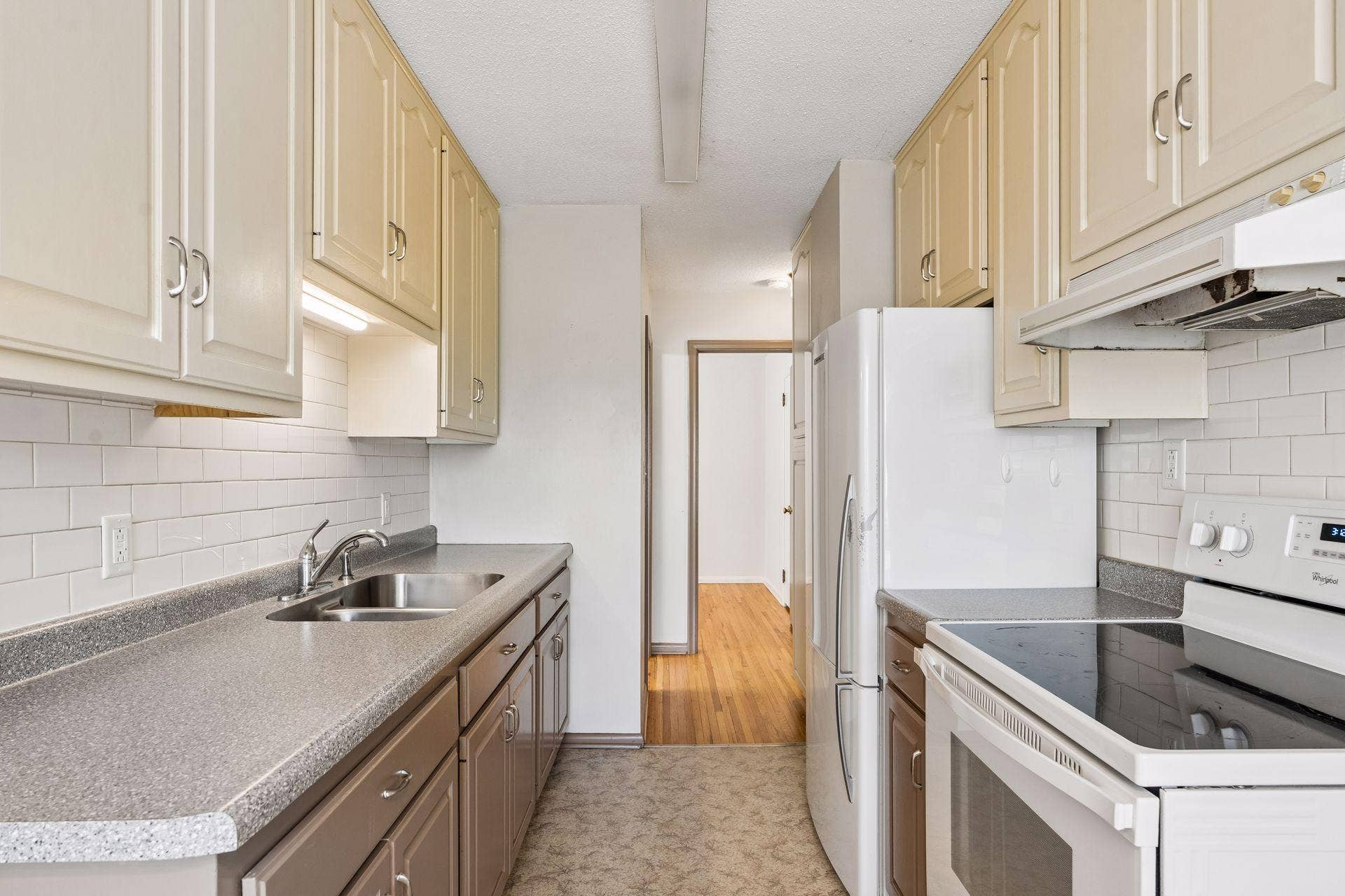 1538/1540 Hartford Avenue, 94, Saint Paul, MN 55116 1538/1540 Hartford Avenue, 94, Saint Paul, MN 55116
