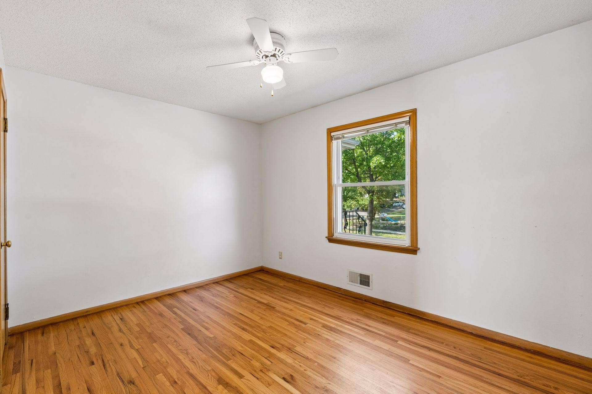 1538/1540 Hartford Avenue, 94, Saint Paul, MN 55116 1538/1540 Hartford Avenue, 94, Saint Paul, MN 55116