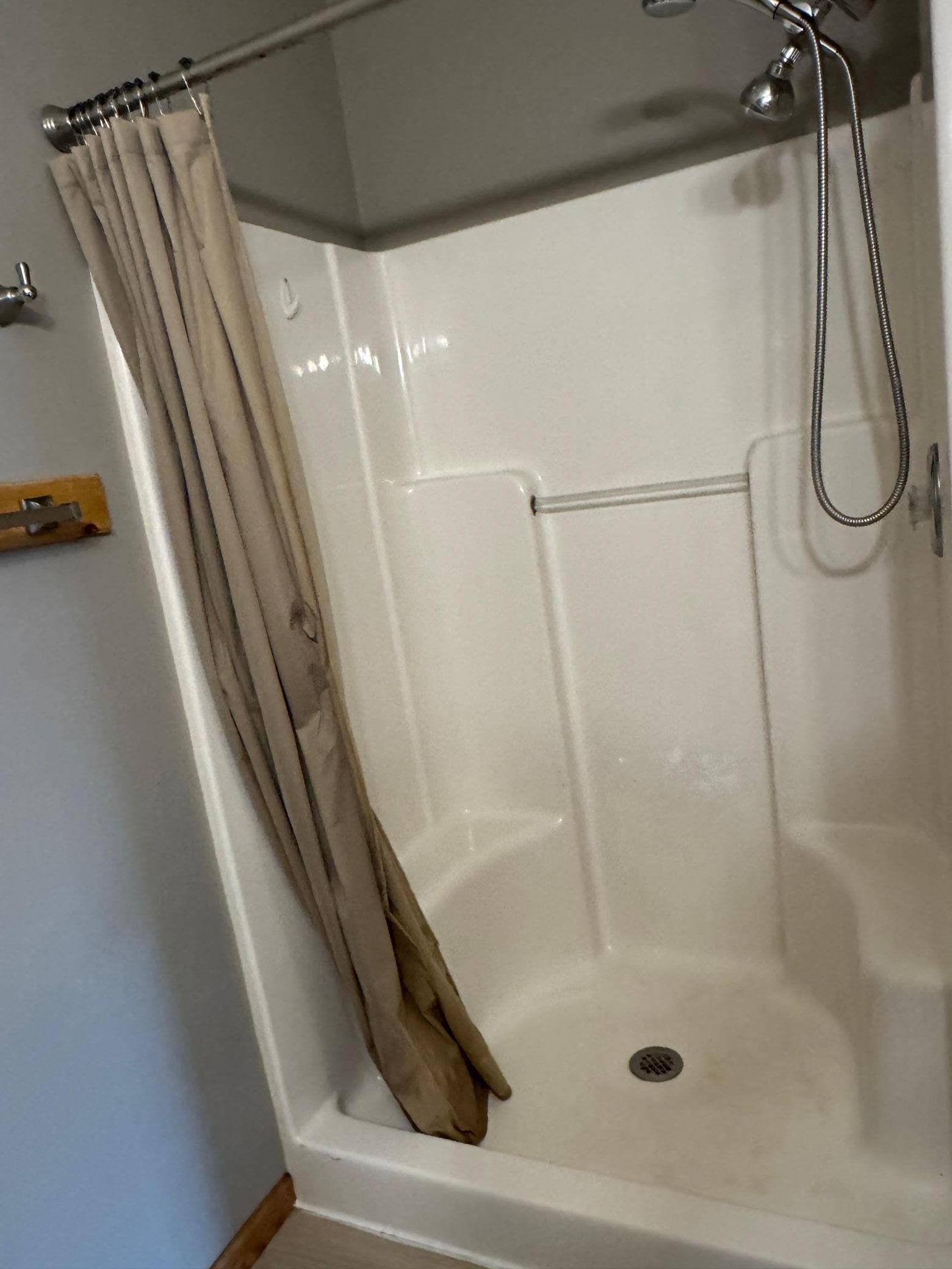 300 Roosevelt Road SW, #12, Bemidji, MN 56601 Primary Suite Shower