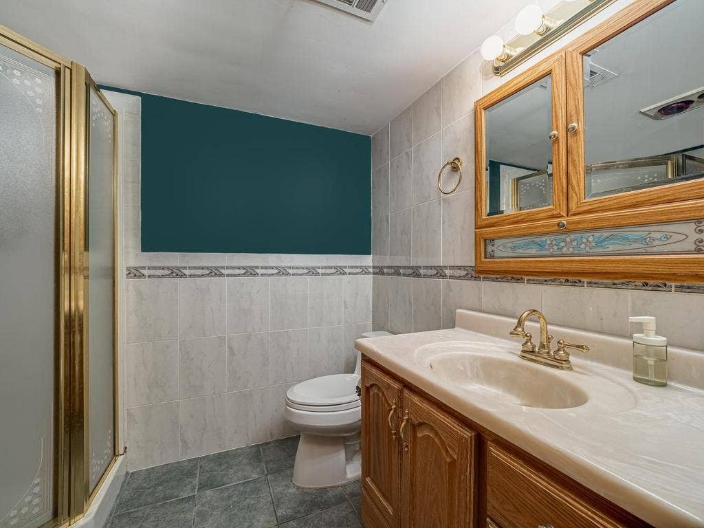 6231 Quail Avenue N, Brooklyn Center, MN 55429 024-021-Bathroom-1024x768.jpg