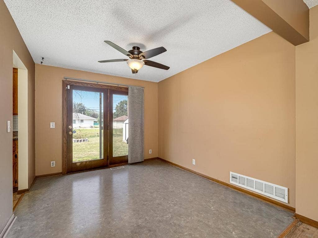 6231 Quail Avenue N, Brooklyn Center, MN 55429 012-014-Dining Room-1024x768.jpg