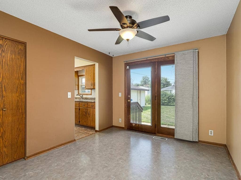 6231 Quail Avenue N, Brooklyn Center, MN 55429 013-005-Dining Room-1024x768.jpg