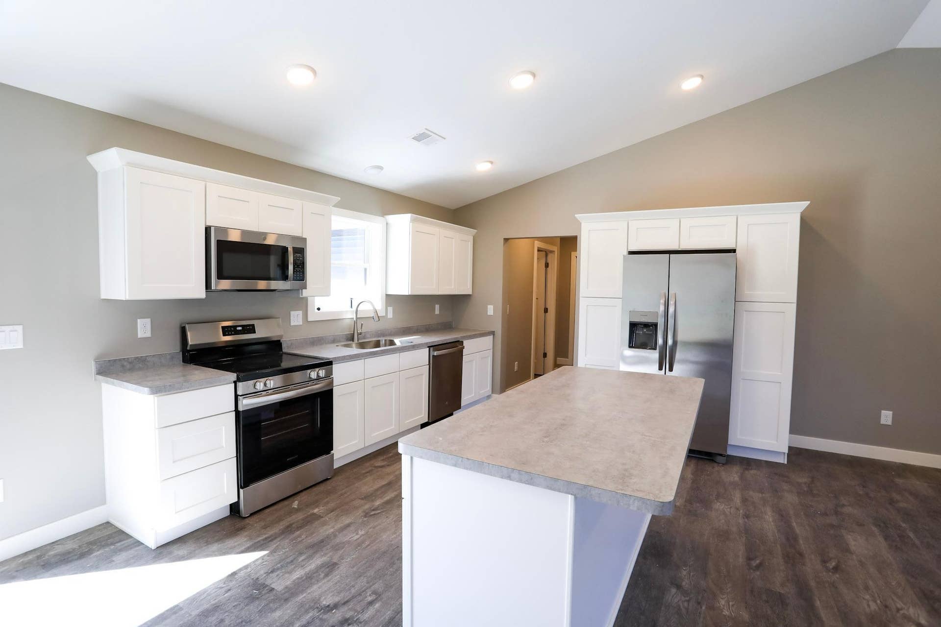 8110 Moidore Drive NW, Bemidji, MN 56601 Kitchen.jpg