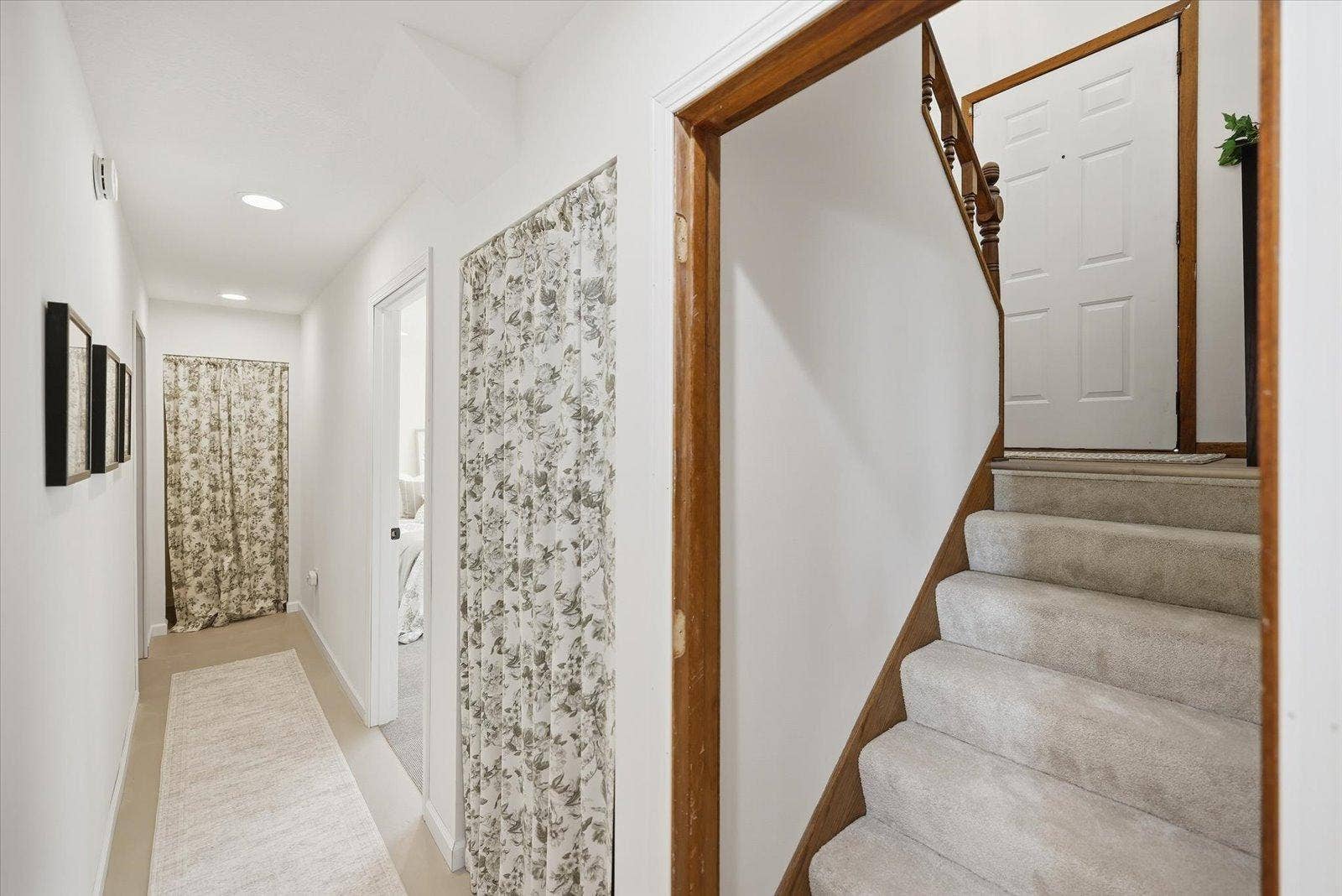 1420 Sylvan Street, 97, Saint Paul, MN 55117 Lower level hallway