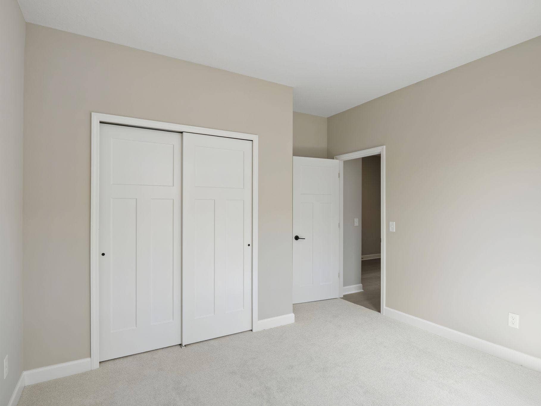 6_MIN_Westwind_Pic_Salerno_QMI_HS3521_Bedroom_3of3_F1.jpg