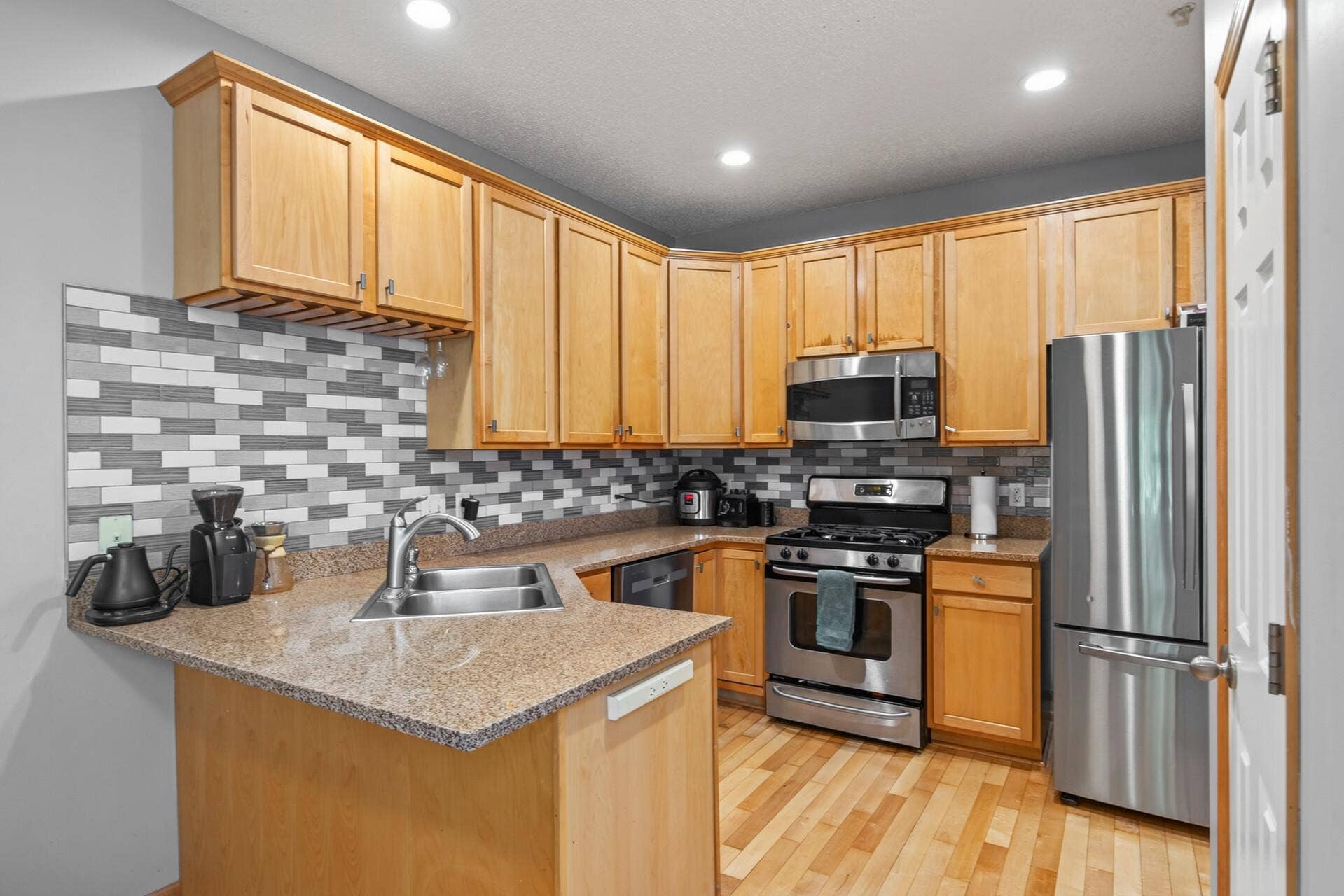 5058 Yuma Lane N, Plymouth, MN 55446 5058 Yuma Lane N, Plymouth, MN 55446