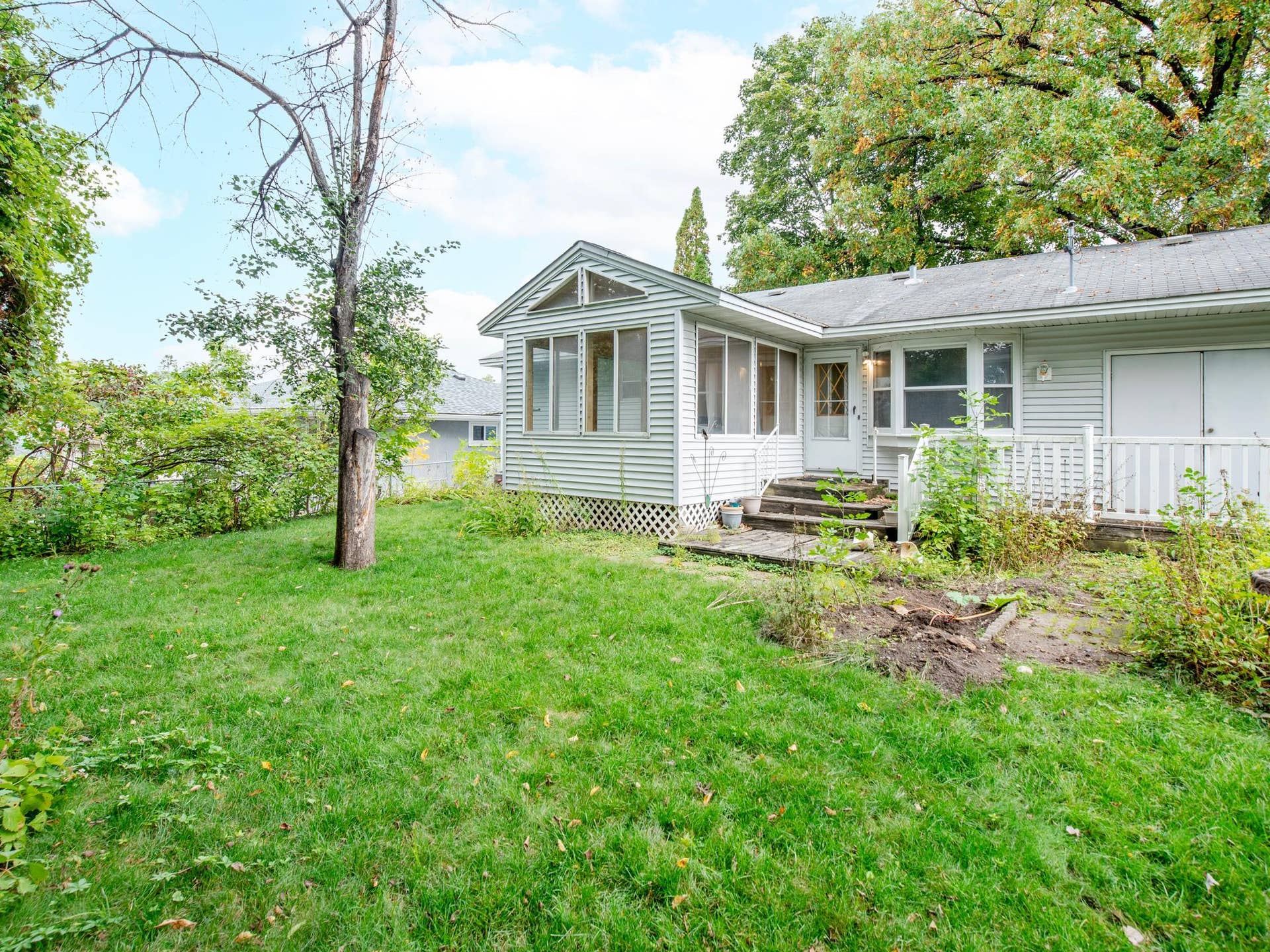 Great potential in the large yard