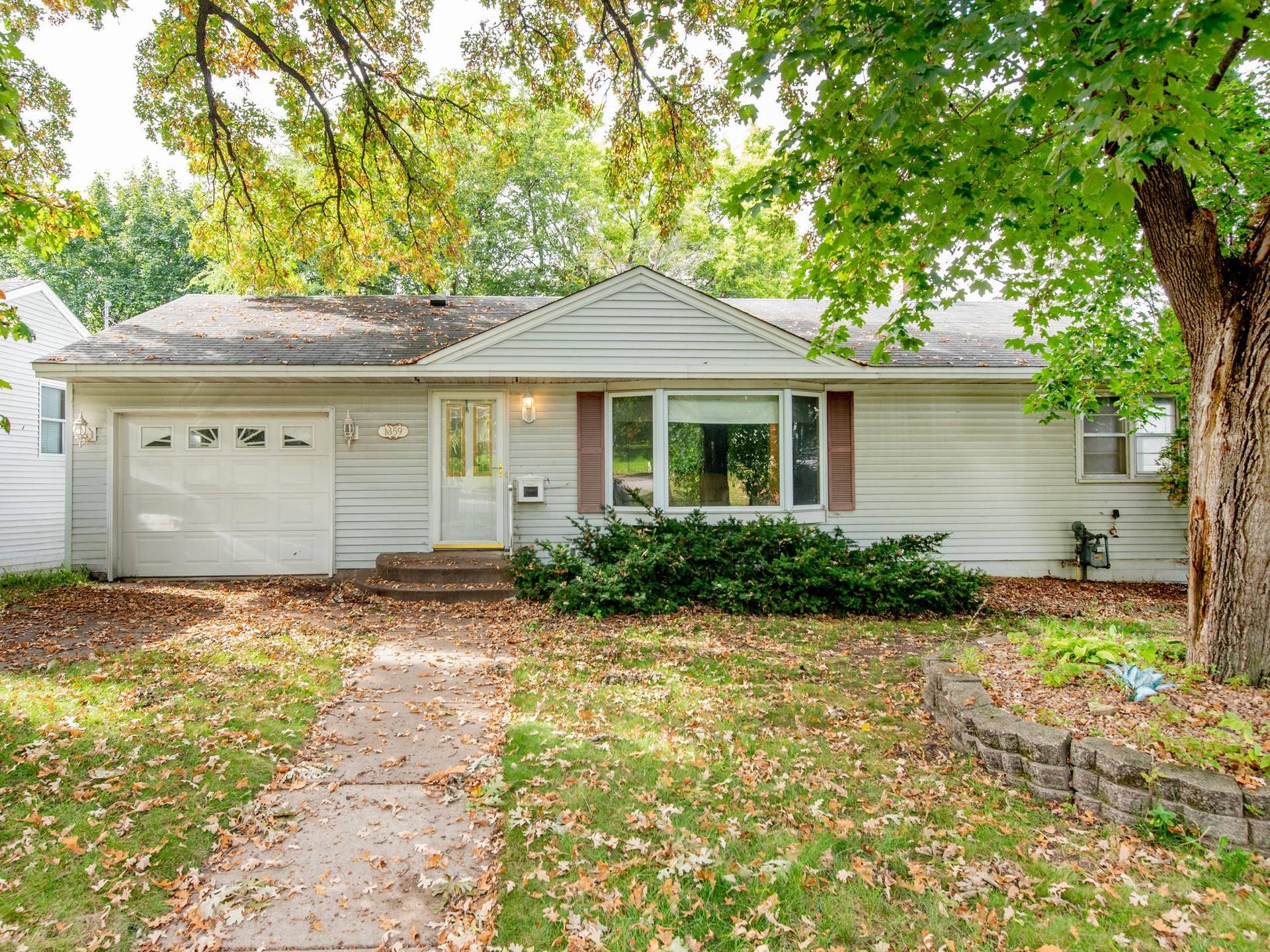 1359 Sumner; just blocks to the river and Highland Bridge
