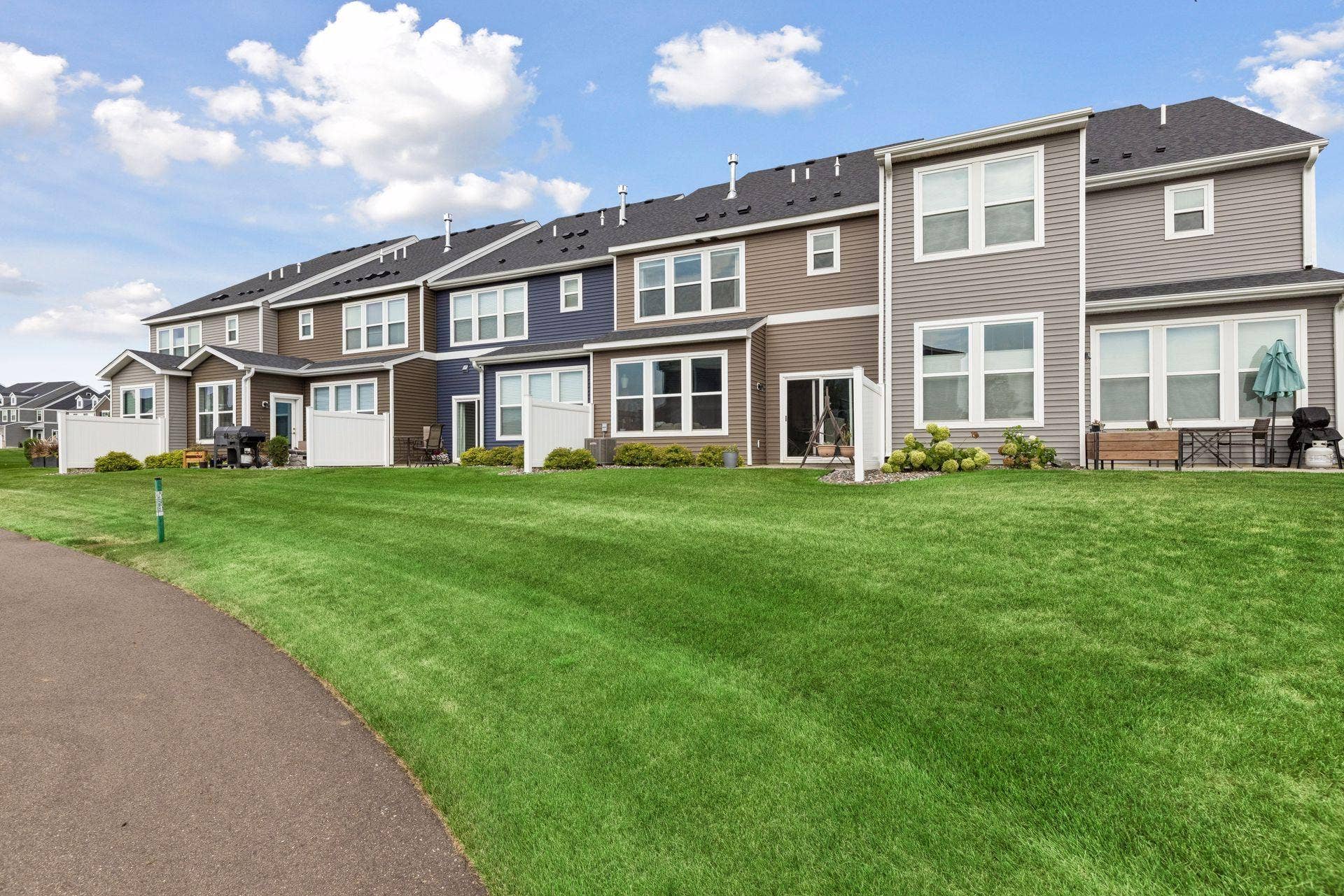 9729 4th Street N, Lake Elmo, MN 55042 9729 4th Street N, Lake Elmo, MN 55042