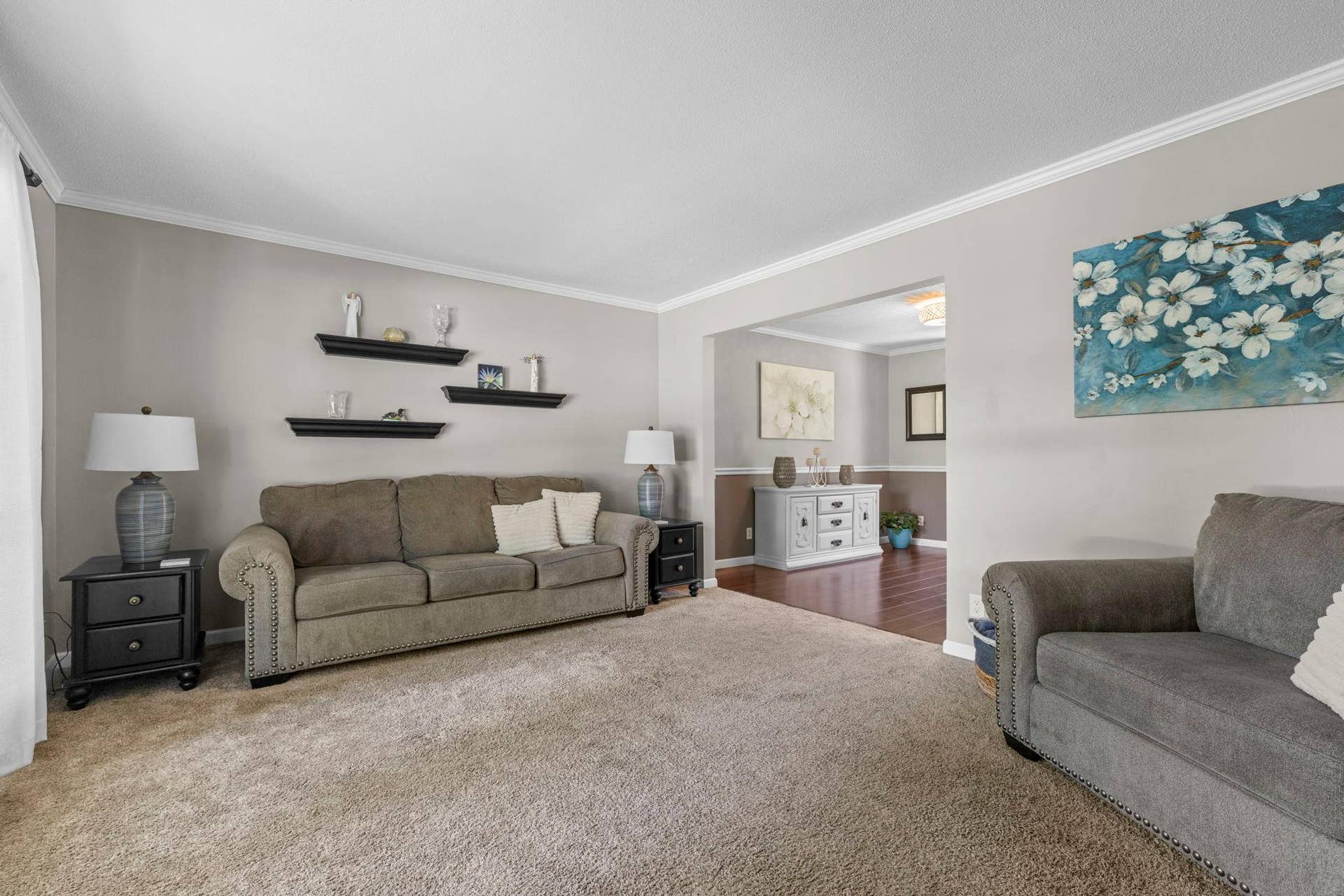 10500 Utah Road, Bloomington, MN 55438 Living Room
