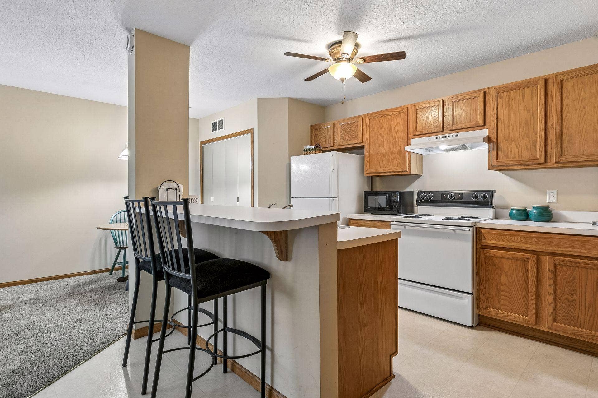 6991 21st Street N, Oakdale, MN 55128 6991 21st Street N, Oakdale, MN 55128