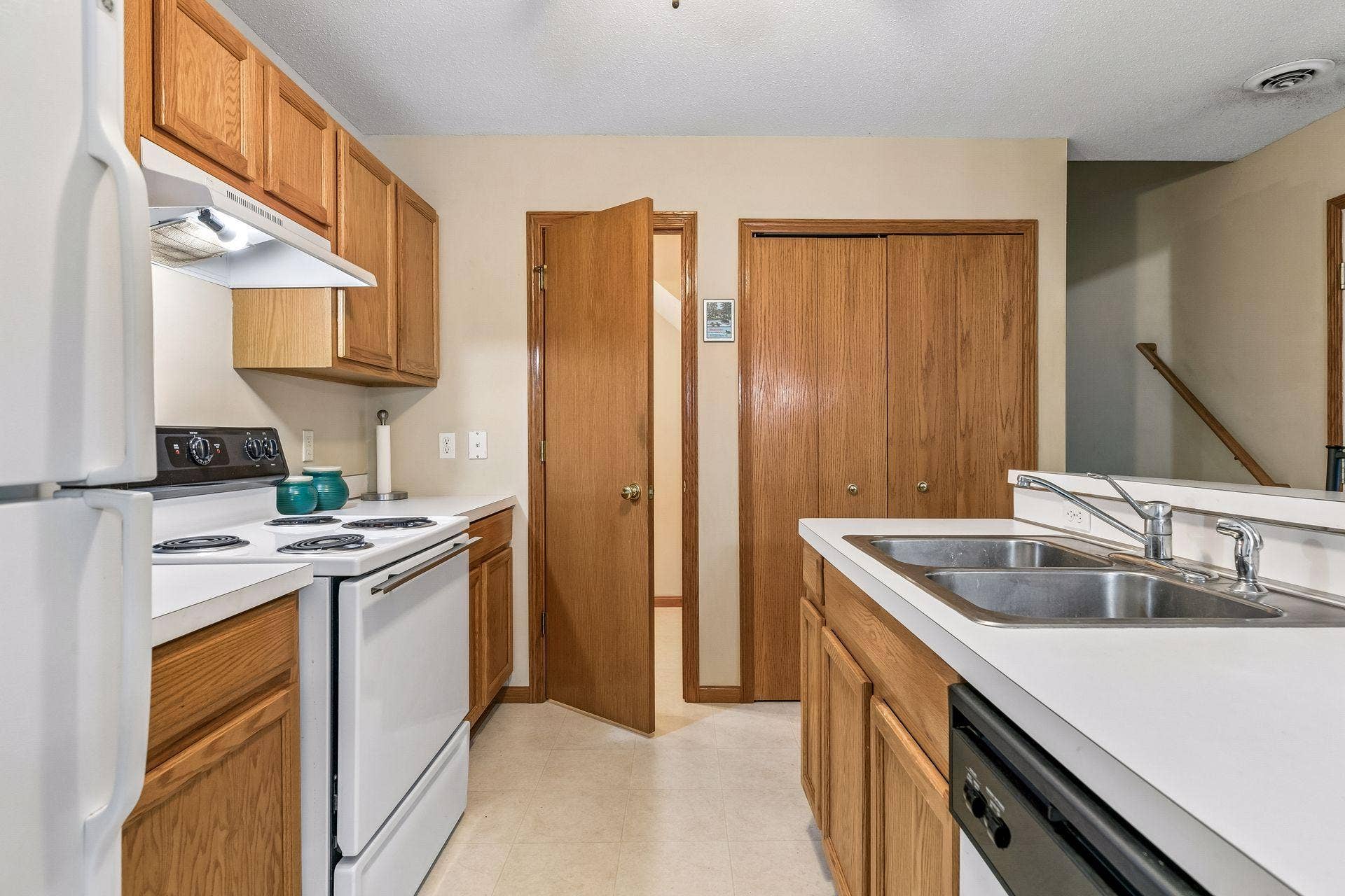 6991 21st Street N, Oakdale, MN 55128 6991 21st Street N, Oakdale, MN 55128