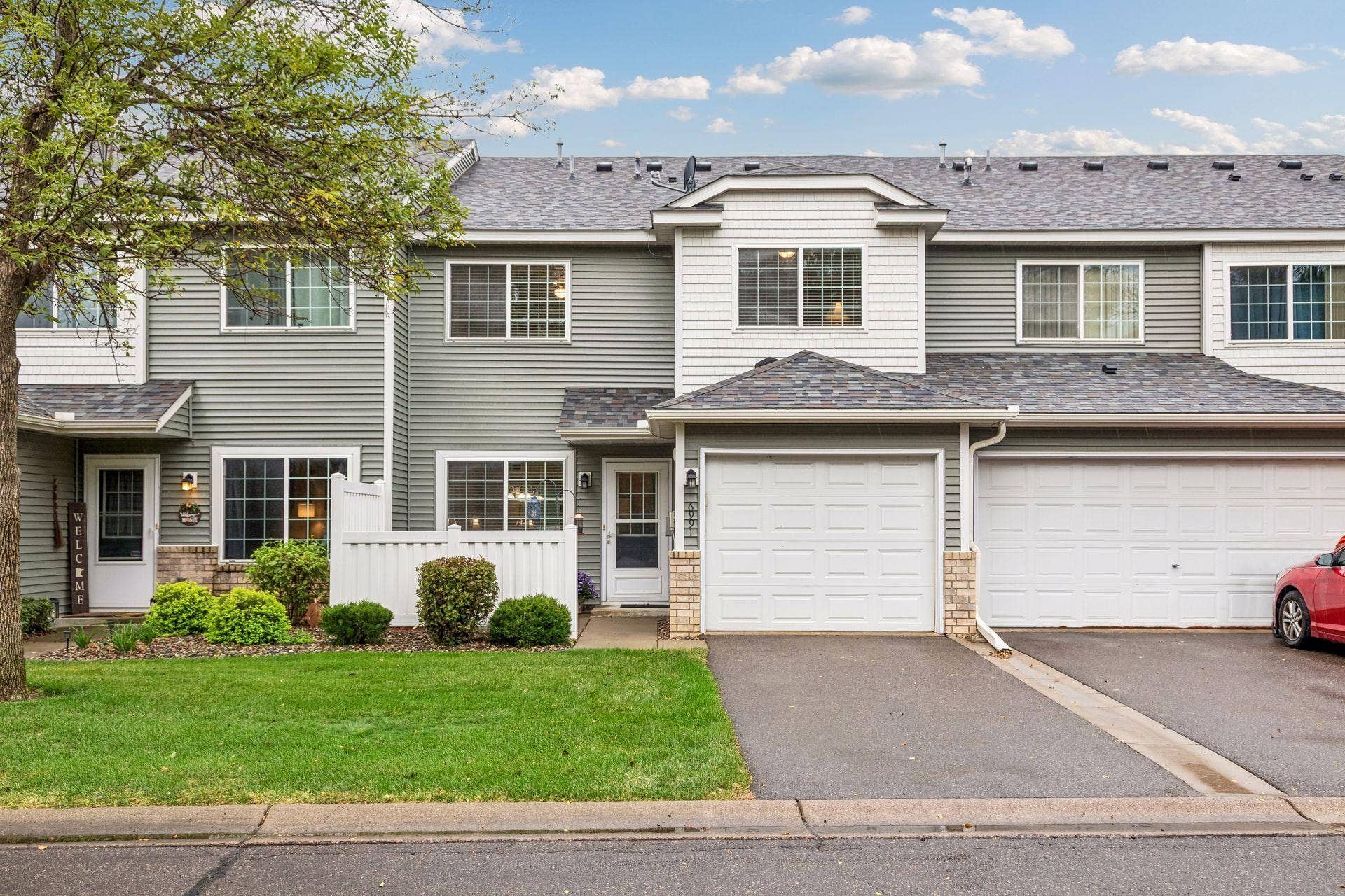 6991 21st Street N, Oakdale, MN 55128 6991 21st Street N, Oakdale, MN 55128