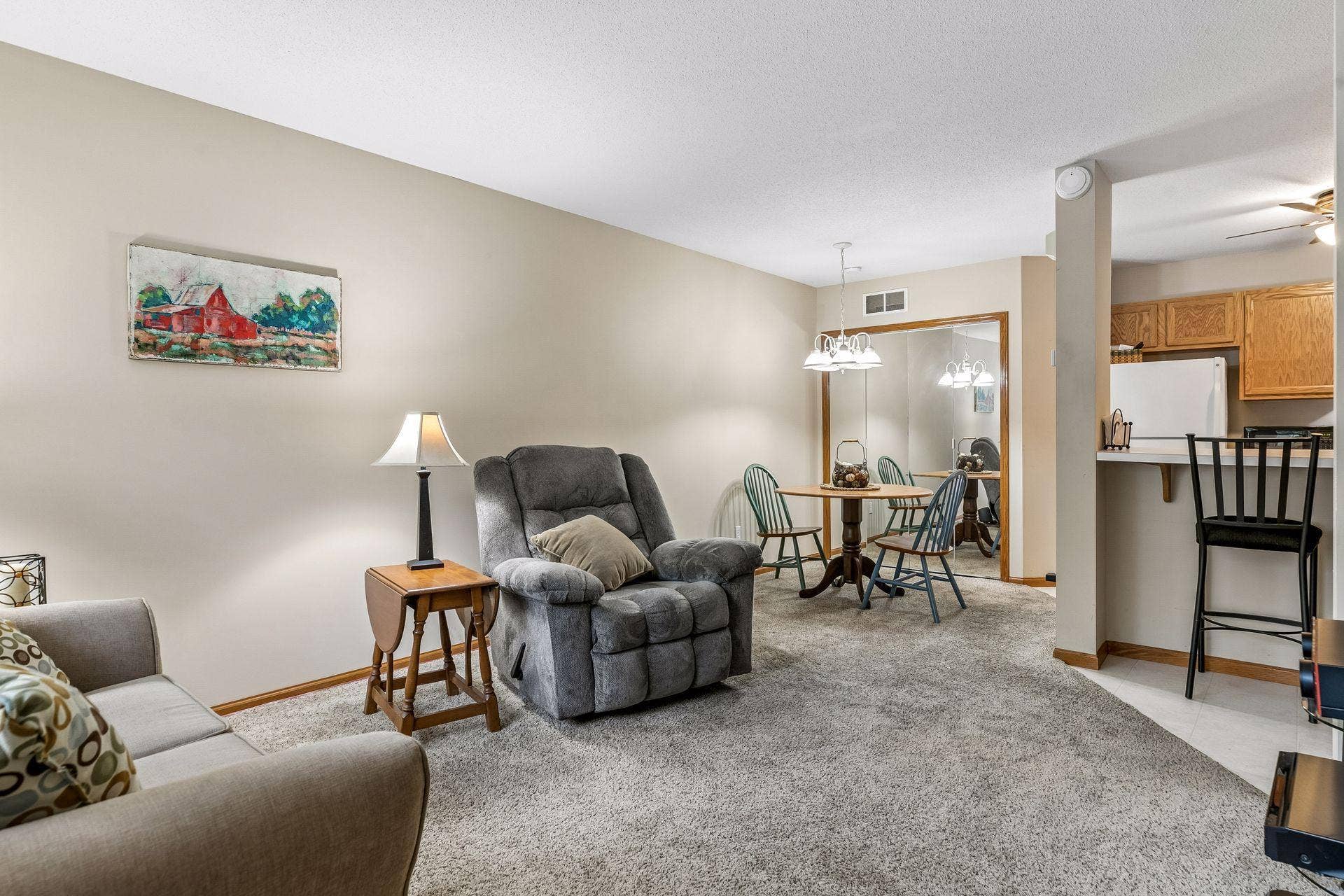 6991 21st Street N, Oakdale, MN 55128 6991 21st Street N, Oakdale, MN 55128
