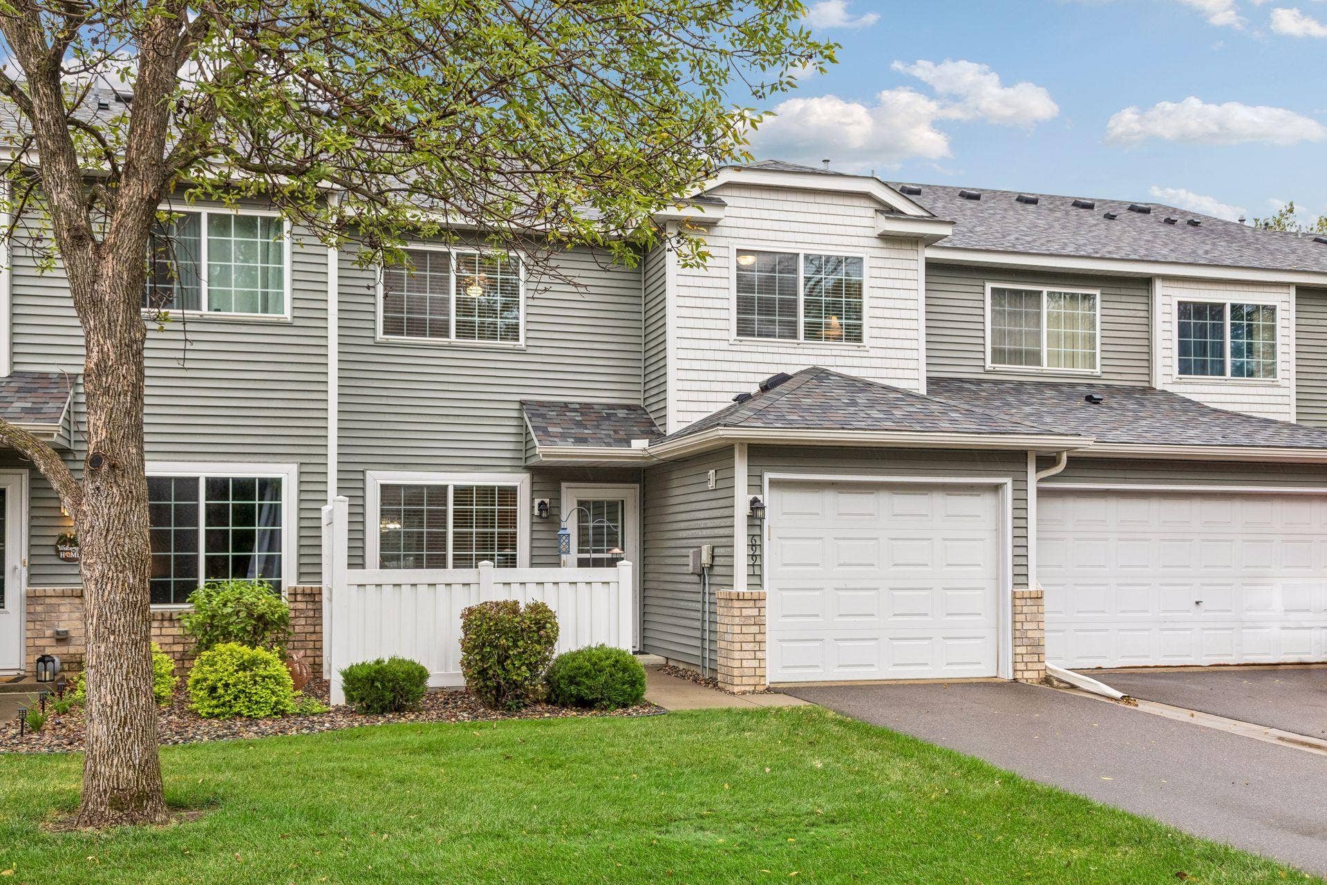 6991 21st Street N, Oakdale, MN 55128 6991 21st Street N, Oakdale, MN 55128