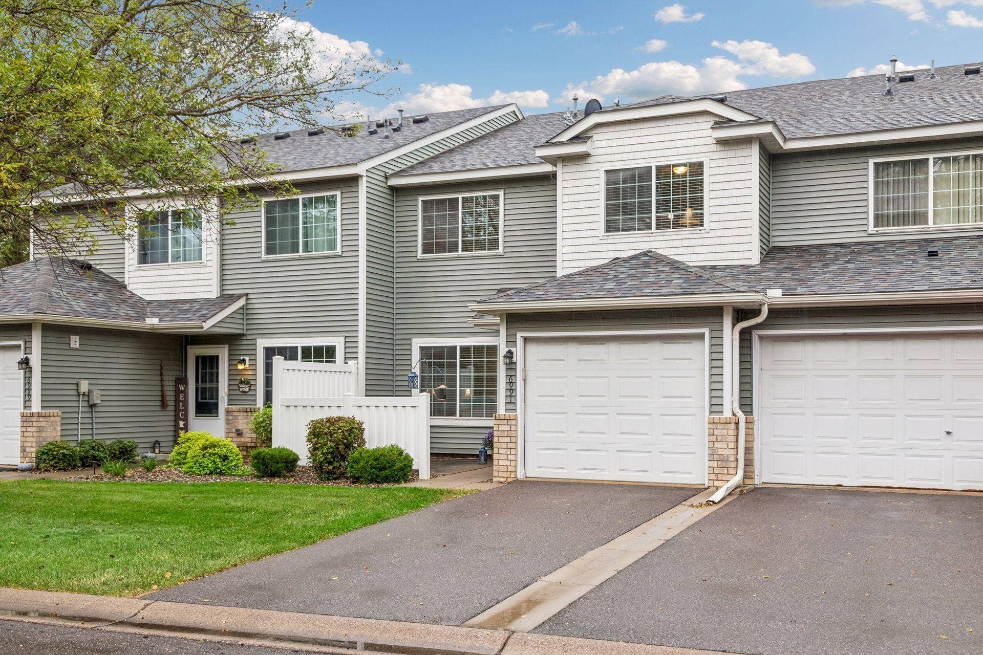 6991 21st Street N, Oakdale, MN 55128 6991 21st Street N, Oakdale, MN 55128