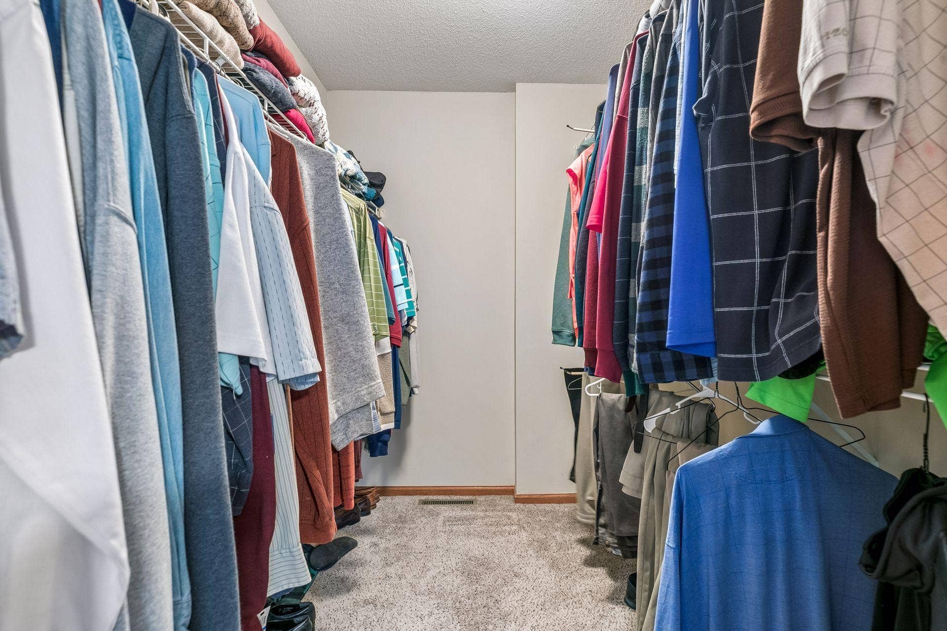 6991 21st Street N, Oakdale, MN 55128 6991 21st Street N, Oakdale, MN 55128