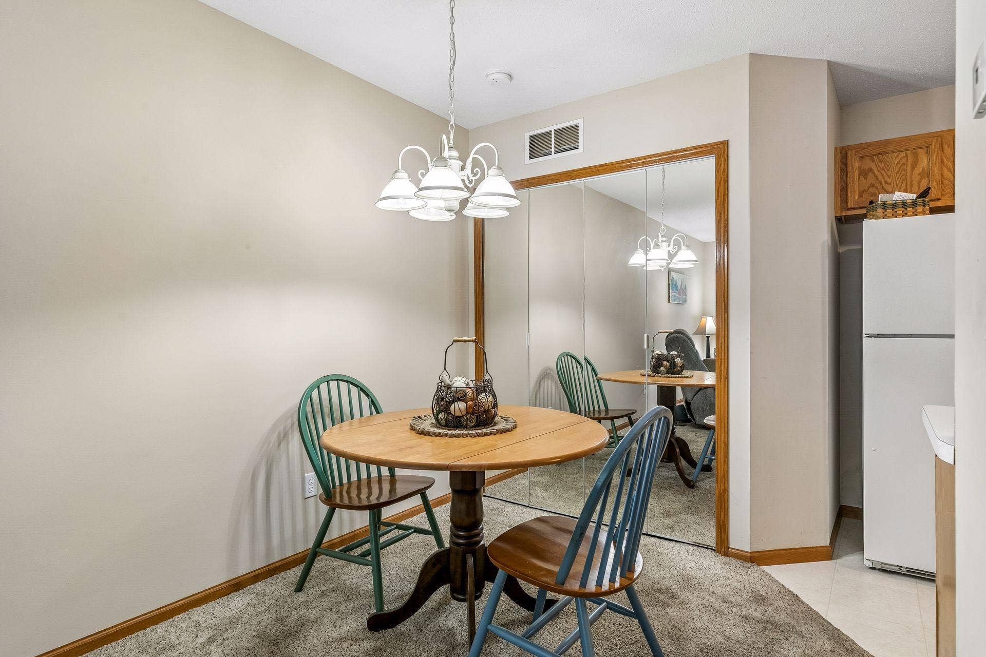 6991 21st Street N, Oakdale, MN 55128 6991 21st Street N, Oakdale, MN 55128