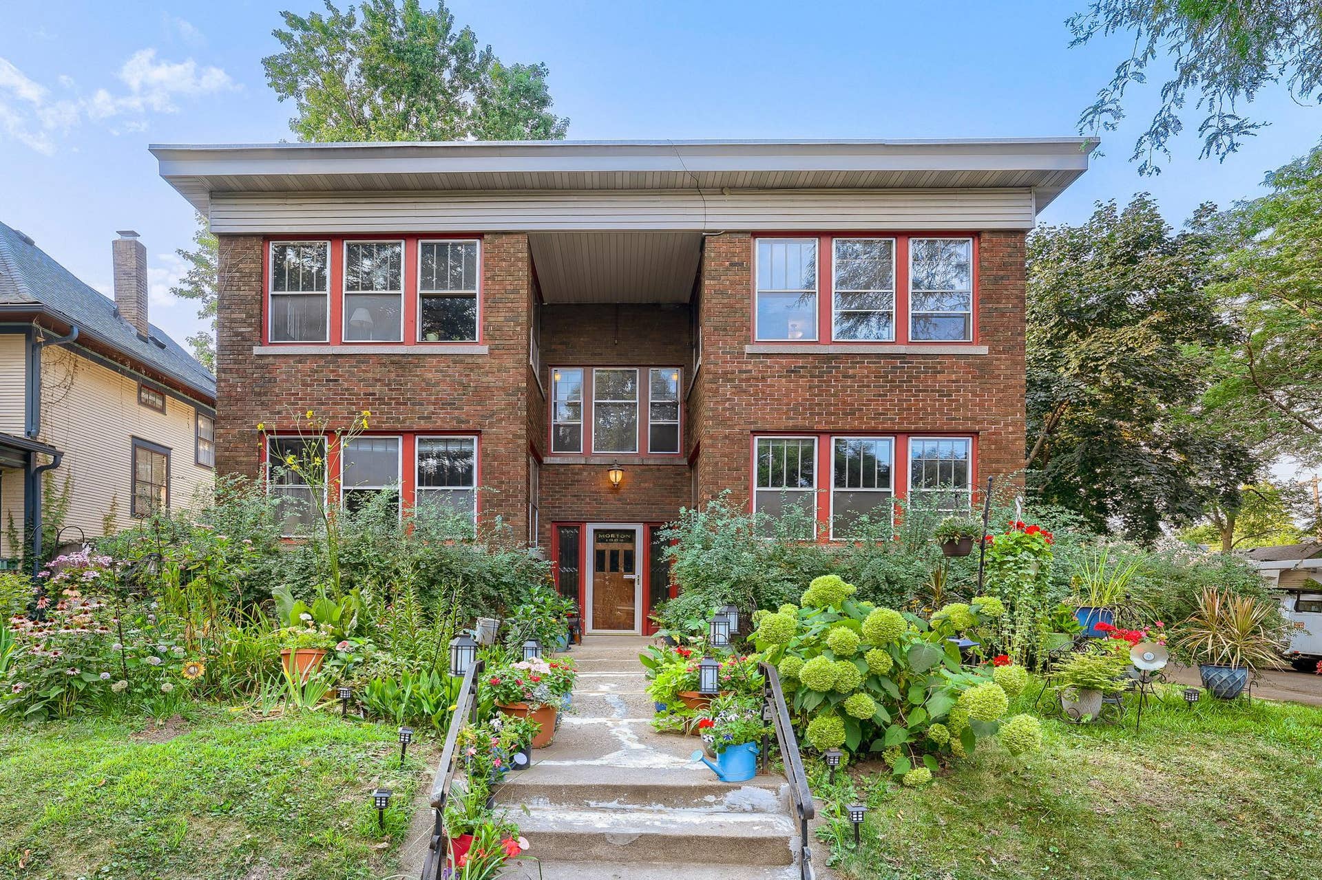 1664 Ashland Ave unit 3 - Print Quality - 001 - 01 Exterior Front.jpg